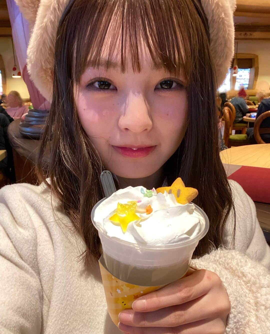 新澤菜央さんのインスタグラム写真 - (新澤菜央Instagram)「ナチュラルあざとい(p_-)すきー？ ⠀ ⠀ ⠀ ⠀ #usj #ユニバ #キノピオカフェ #レモネード #ノーマルカメラ #iphoneカメラ #無加工」1月10日 20時37分 - _shinshin_48