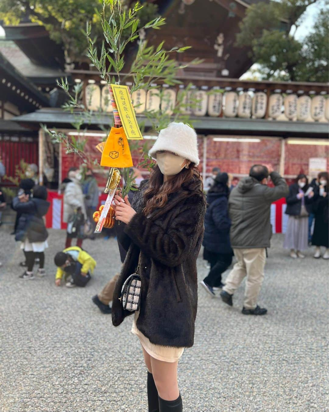 川猿てるみさんのインスタグラム写真 - (川猿てるみInstagram)「. 十日戎❤︎ 今宮神社に参拝しにいってきた🫶🏻  今年も沢山頑張ります🥺❤️‍🔥  #十日戎 #十日恵比寿 #今宮神社」1月11日 11時32分 - terumin1113