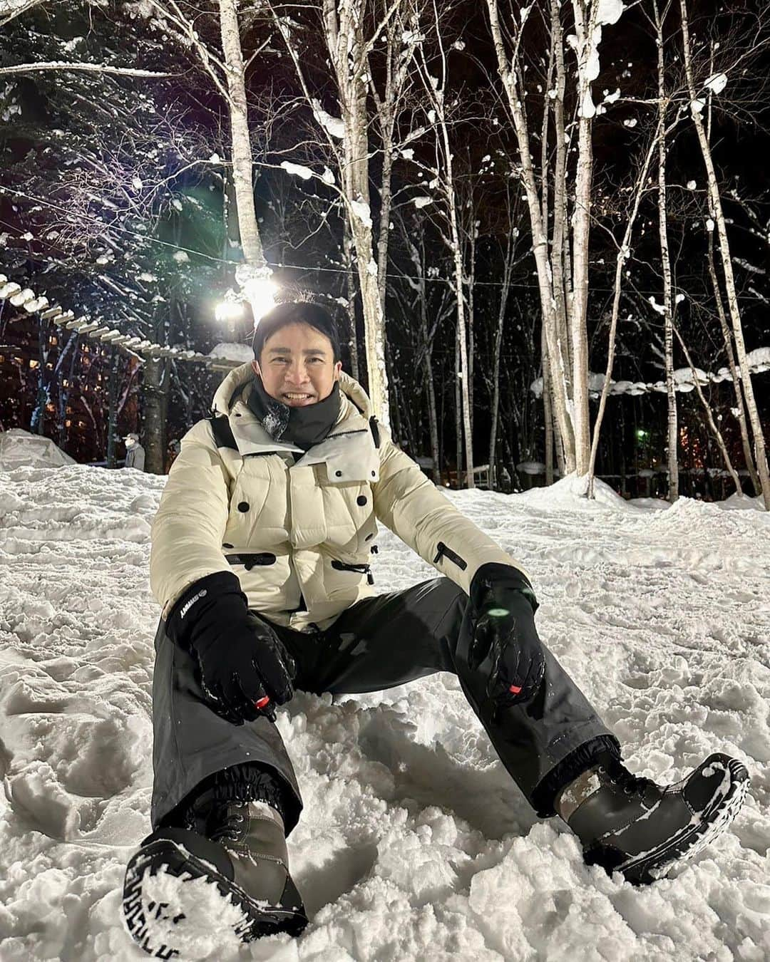 郷ひろみさんのインスタグラム写真 - (郷ひろみInstagram)「お正月は雪国にも行ってきたよ❄️ 初体験のワカサギ釣り、極寒の中自分で釣ったワカサギは感動の美味しさだった‼️  #郷ひろみ#hiromigo#雪国」1月11日 12時36分 - hiromigo_official