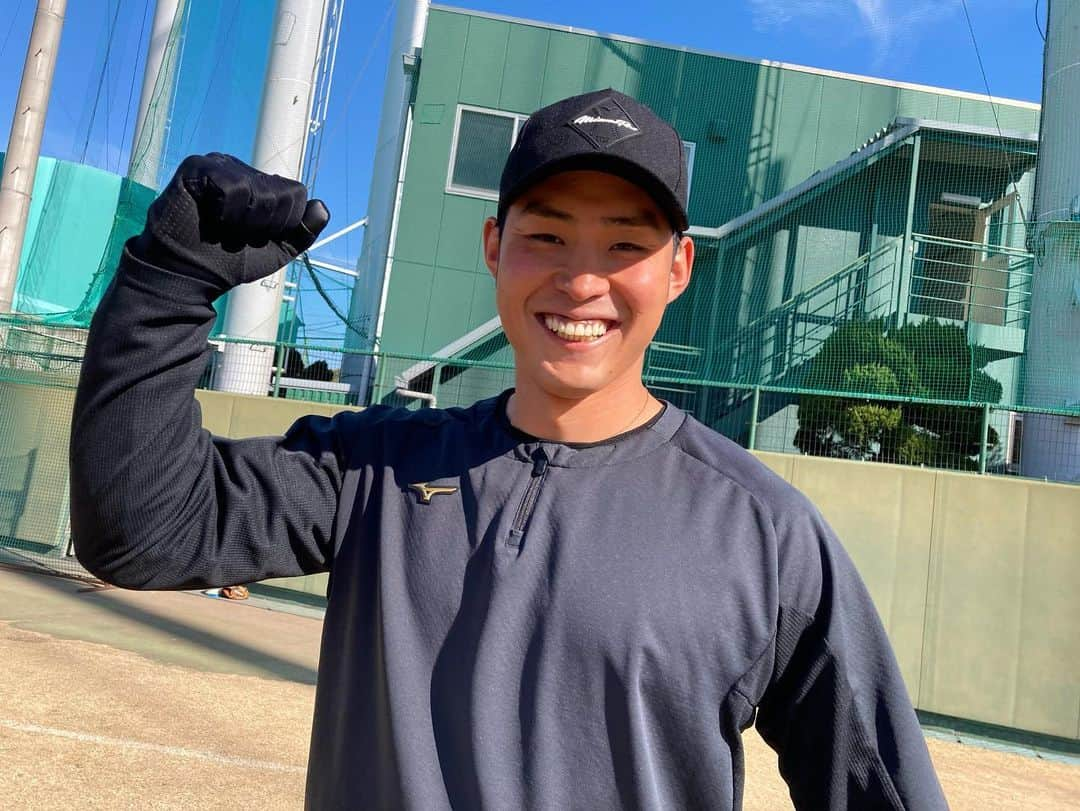 阪神タイガースさんのインスタグラム写真 - (阪神タイガースInstagram)「今日も鳴尾浜球場の様子をお届けします！#石井大智 選手や#佐藤蓮 選手が結成している、#チーム筋肉 の新メンバー候補が見つかりました #豊田寛 選手 #前川右京 選手 #二保旭 選手 #髙橋遥人 選手 #小川一平 選手 #佐藤蓮 選手 #石井大智 選手 #望月惇志 選手 #野口恭佑 選手 #阪神タイガース  #自主トレ  #ARE」1月11日 17時05分 - hanshintigers_official