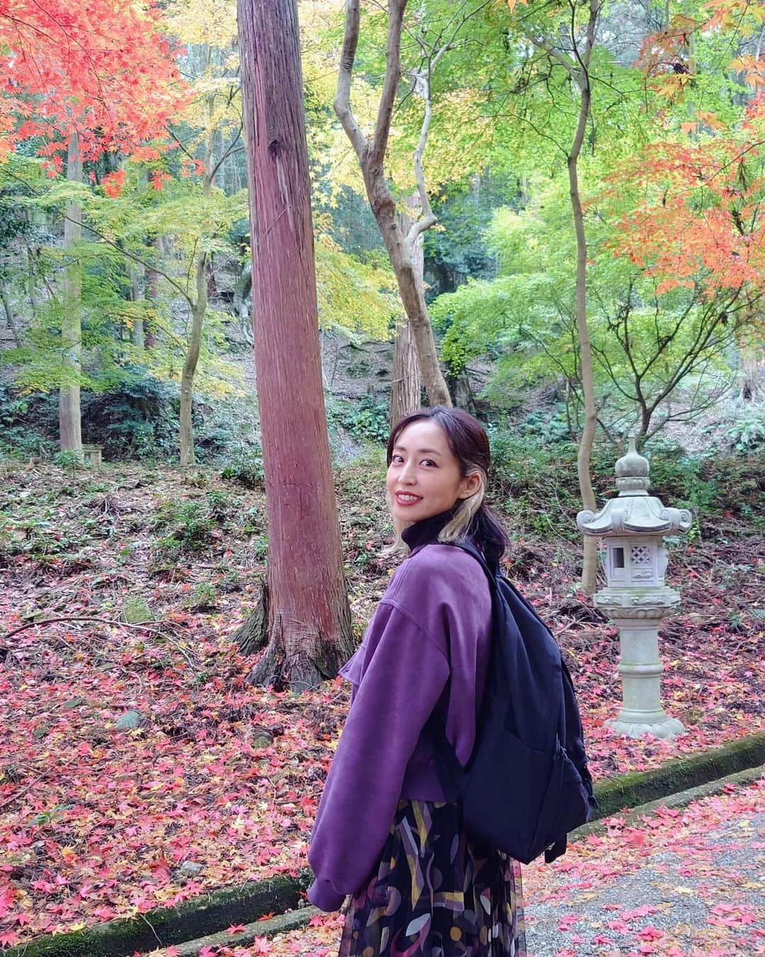 Yukiさんのインスタグラム写真 - (YukiInstagram)「秋の思い出🍁 A memory of autumn.   まだ姉が日本にいた去年の秋 家族で紅葉を見に行きました。  Xperiaで撮るとホント色鮮やかで鮮明  #Xperia #TakenWithXperia #Xperia5IV」1月11日 17時37分 - d_drive_gt_yuki