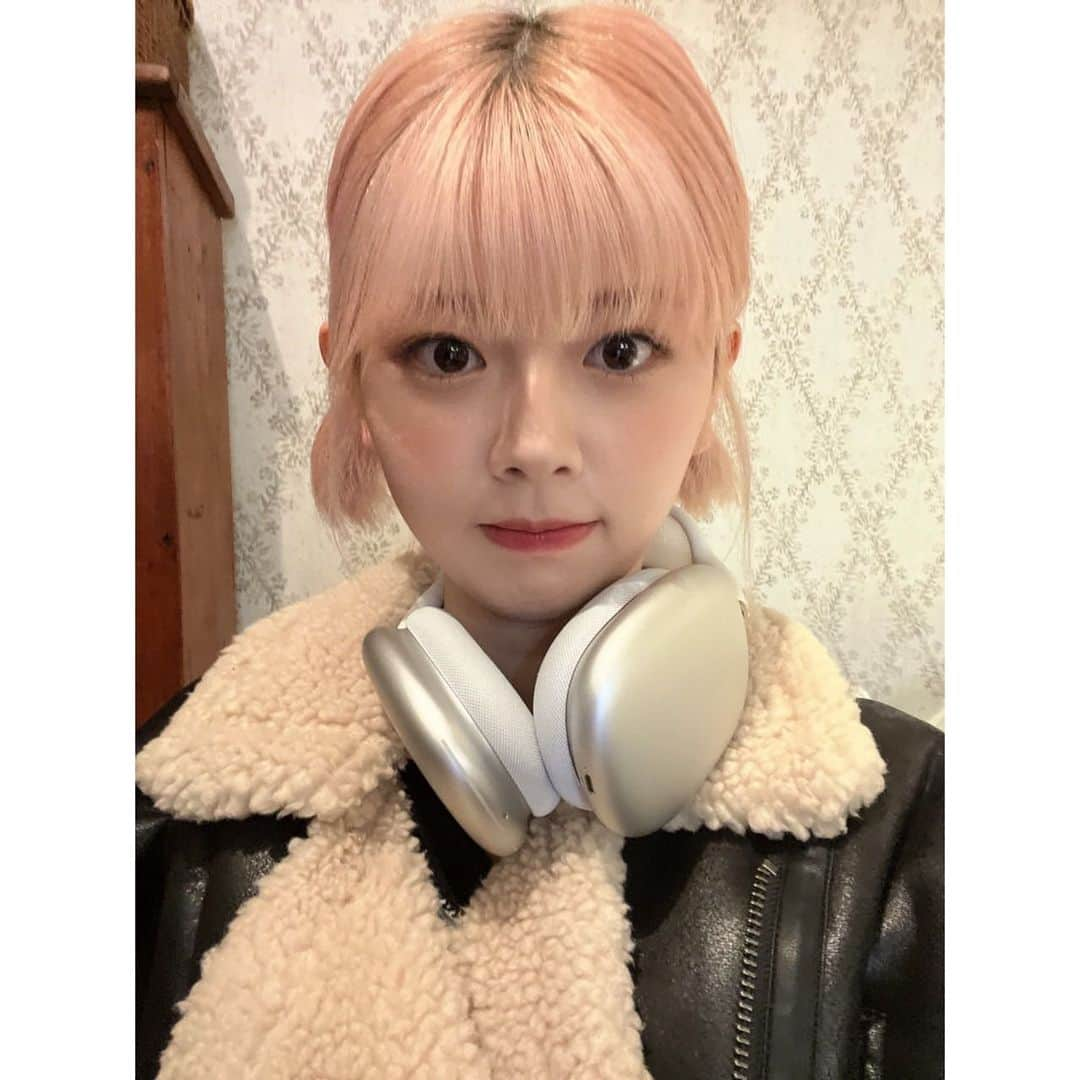 NiziUさんのインスタグラム写真 - (NiziUInstagram)「統一感なし🙅‍♀️笑笑  통일감 없음🙅‍♀️ㅋㅋㅋ  #niziu #withu #RIKU #🐿」1月11日 21時44分 - niziu_artist_official