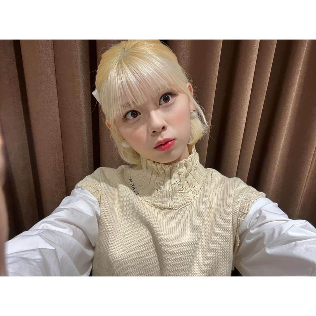 NiziUさんのインスタグラム写真 - (NiziUInstagram)「統一感なし🙅‍♀️笑笑  통일감 없음🙅‍♀️ㅋㅋㅋ  #niziu #withu #RIKU #🐿」1月11日 21時44分 - niziu_artist_official