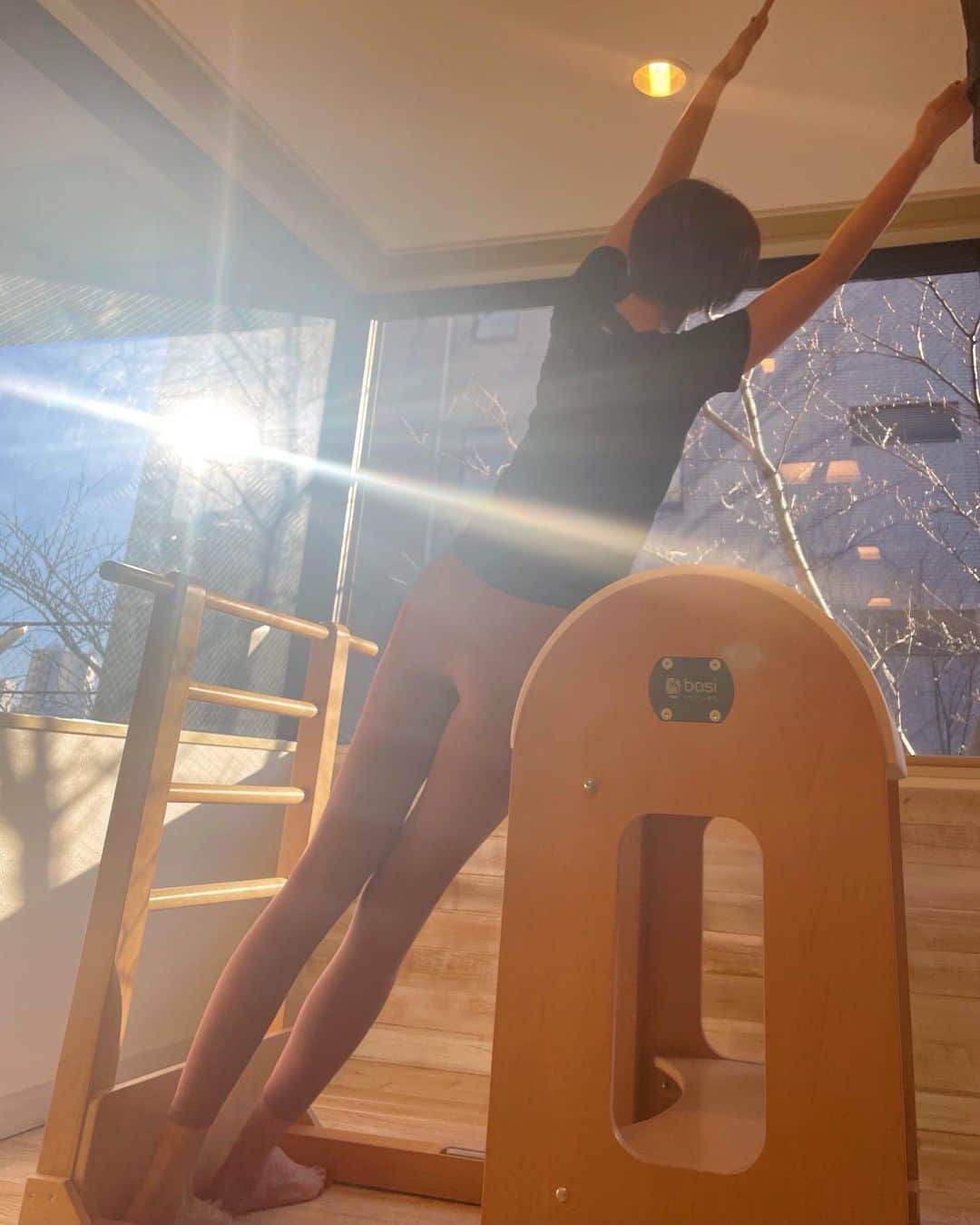 栗原恵さんのインスタグラム写真 - (栗原恵Instagram)「. #pilates  今年も楽しんで身体を動かしていきます☺️  @pilates_junko さん いつもありがとうございます💐」1月11日 23時08分 - megumi_kurihara_official