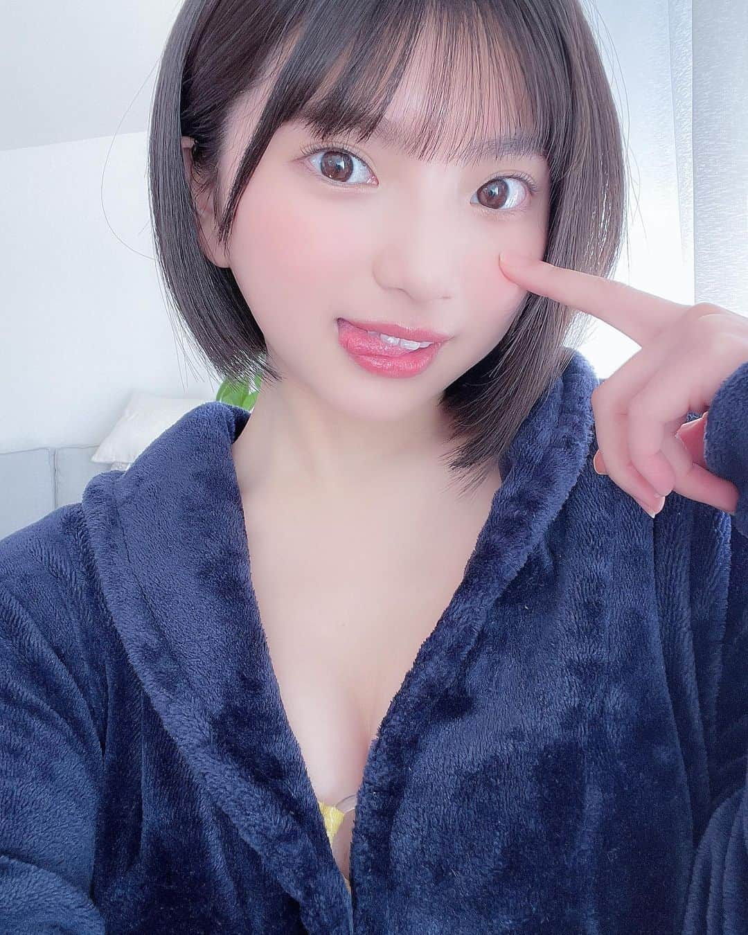 姫野ひなのさんのインスタグラム写真 - (姫野ひなのInstagram)「おはのん〜ゼロイチバイトの撮影してきたよ‼︎なんのバイトしたか当ててみて🫠」1月12日 12時16分 - pi._.y