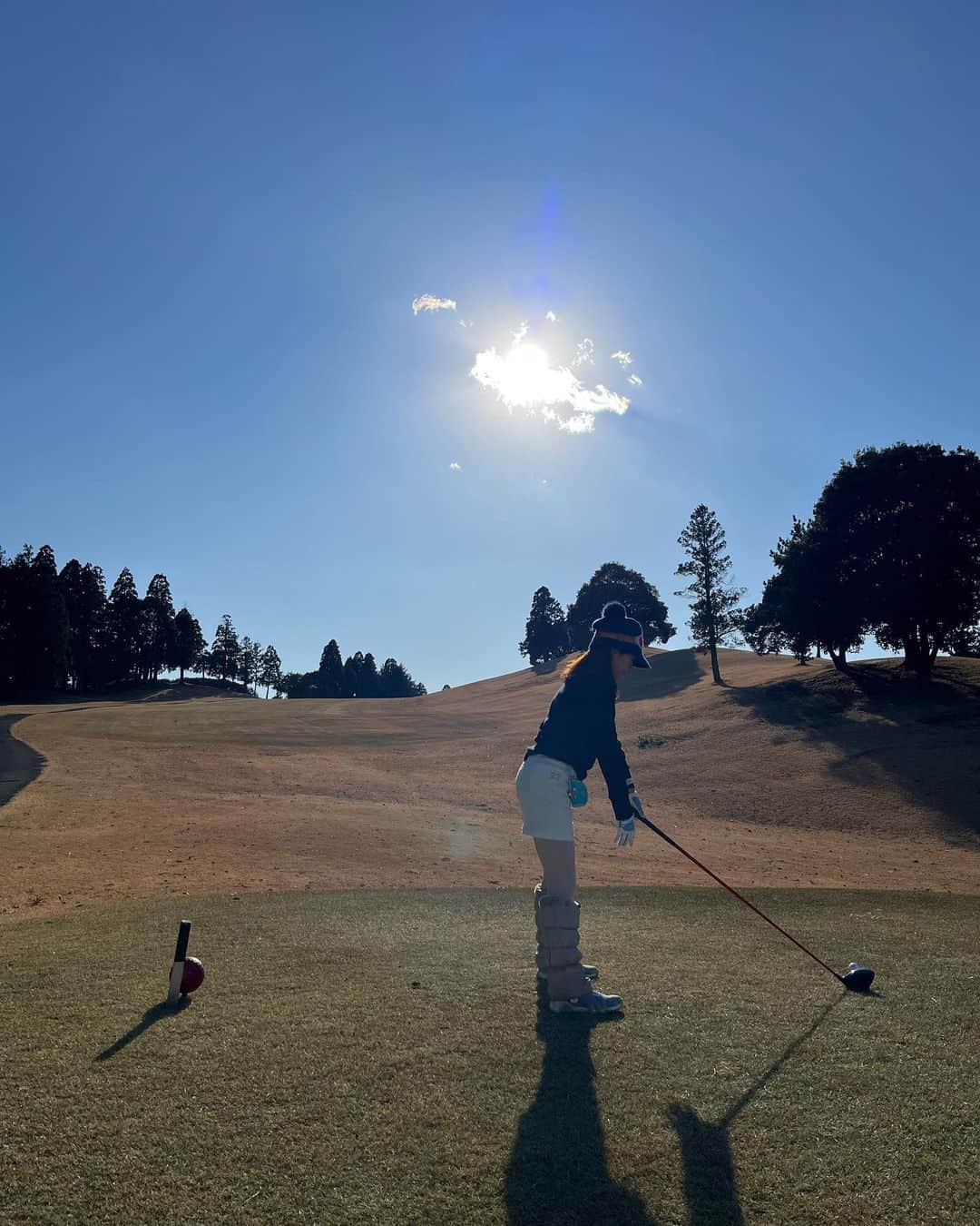 後藤楽々さんのインスタグラム写真 - (後藤楽々Instagram)「そういえば、  この間、打ち初めしてきました🏌️‍♀️  風が強すぎました。笑  もっと上手くなる一年になりますように⛳️🏌️‍♀️  #ゴルフ女子 #ゴルフ #golf  #ゴルフスイング #golfswing」1月12日 12時21分 - hahahalalala0723