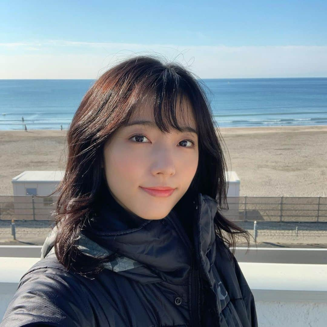 中川可菜さんのインスタグラム写真 - (中川可菜Instagram)「🌅 2022年12月下旬〜2023年1月上旬  最近ロケで美しい景色にたくさん出会ったので記録✍️ (あと美味しいご飯も🍴🤤🤭)  1,2枚目の黄色の服は衣装🟡 今年公開予定です！お楽しみに〜！  ㅤㅤ 朝焼け🌅📍#静岡県 #伊東市 🍚🐟🥢#うずわ定食   富士山🗻📍#山梨県 #富士吉田市 🍲🥢#ほうとう  夕焼け🌊🗻📍#神奈川県 #鎌倉市  ㅤ 2023年もよろしくお願いします🐇🫧」1月12日 23時45分 - nakagawa_kana