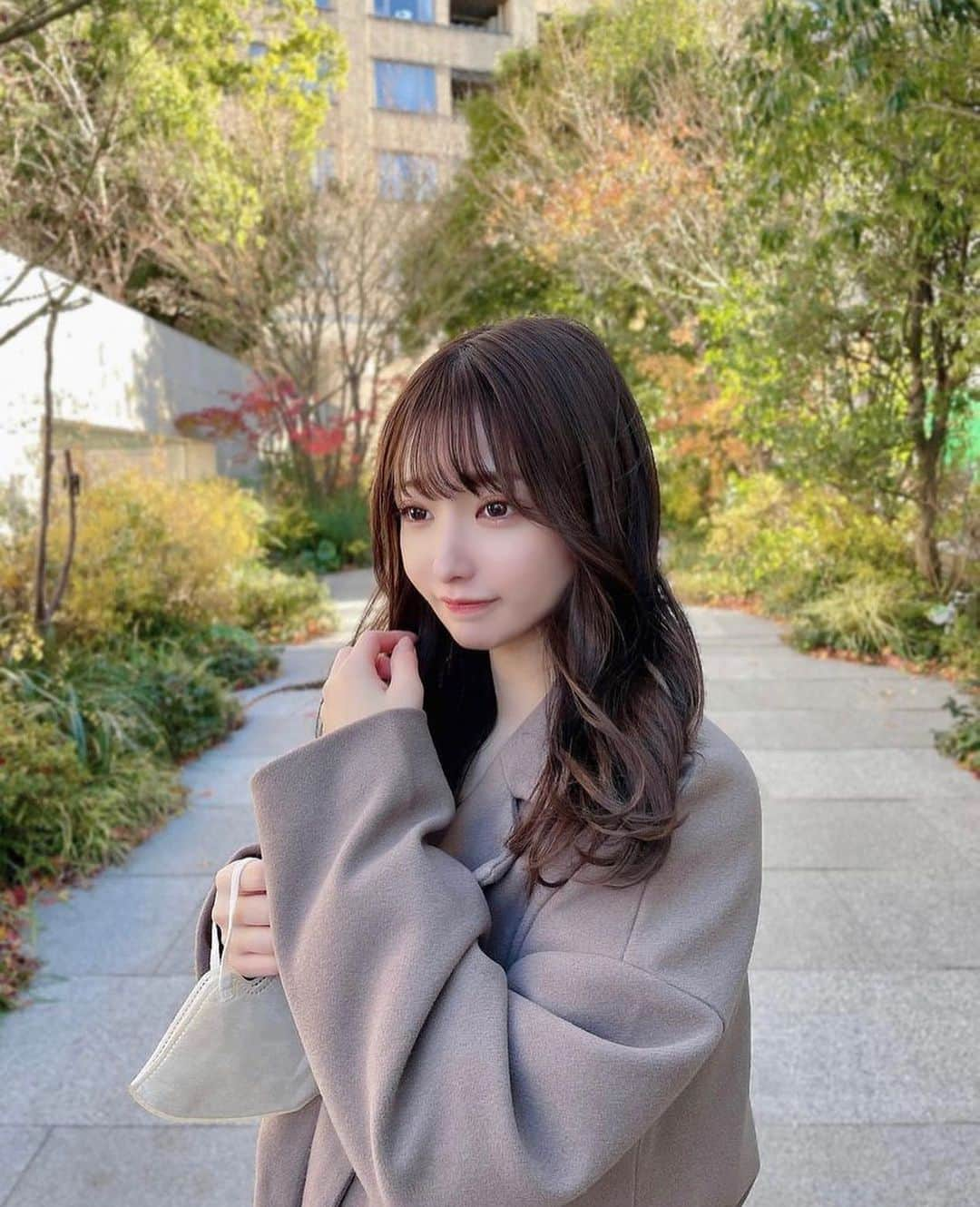 美女美容事情さんのインスタグラム写真 - (美女美容事情Instagram)「《休日は美容DAY💆‍♀️🧡》⁠ *⠀⠀⠀⠀⠀⠀⁠⠀⁠⠀⁠⠀⁠⠀⁠ 今回ご紹介させて頂きますのは!!👀❤️⁠⠀⁠⠀⁠⠀⁠⠀⁠ えみりさん<@emiri0101_> の素敵なお写真📸⠀⁠⠀⁠⠀⁠ *⠀⁠ お洒落なヘアスタイルでかわいいです☺️💓 小顔で見ているだけで癒されます💖✨⠀⠀⠀⁠⠀⁠⠀⁠⠀⁠⠀⁠ *⠀⁠⠀⁠⠀⁠⠀⁠⠀⁠ えみりさん<@emiri0101_> 素敵な投稿をありがとうございました☺️📸✨⠀⁠ えみりさんのアカウントには他にも素晴らしい投稿が沢山ありますので是非覗いてみてくださいね💁‍♀️💙⁠ ⁠ ⠀⠀⁠⠀⁠⠀⁠⠀⁠ △▼△▼△▼△▼△▼△▼△▼△▼△▼ ⁠⠀⁠⠀⁠⠀⁠ ❤️🧡💛「ビジョビ (美女美容事情)」💚💙💜⠀⠀⠀⠀⠀⠀⠀⠀⠀⠀⠀⠀⠀⠀⁠⠀⁠⠀⁠⠀⁠⠀⁠⠀⁠ 👇掲載ご希望の方は👇⠀⠀⠀⠀⠀⠀⠀⠀⠀⠀⠀⠀⠀⠀⠀⁠⠀⁠⠀⁠⠀⁠⠀⁠⠀⁠ @b_b_j.jタグ付けと🖤 #ビジョビ ⁠⠀⁠ 🖤タグ付けお願いします⠀⠀⠀⠀⠀⠀⠀⠀⠀⠀⠀⠀⠀⠀⠀⁠⠀⁠⠀⁠⠀⁠⠀⁠⠀⁠ △▼△▼△▼△▼△▼△▼△▼△▼△▼ ⁠⠀⁠ #美女#美人#休日コーデ#冬服 #癒し系#美容#美肌#OL美人 #インスタ美人#インスタ美女」1月13日 17時40分 - b_b_j.j