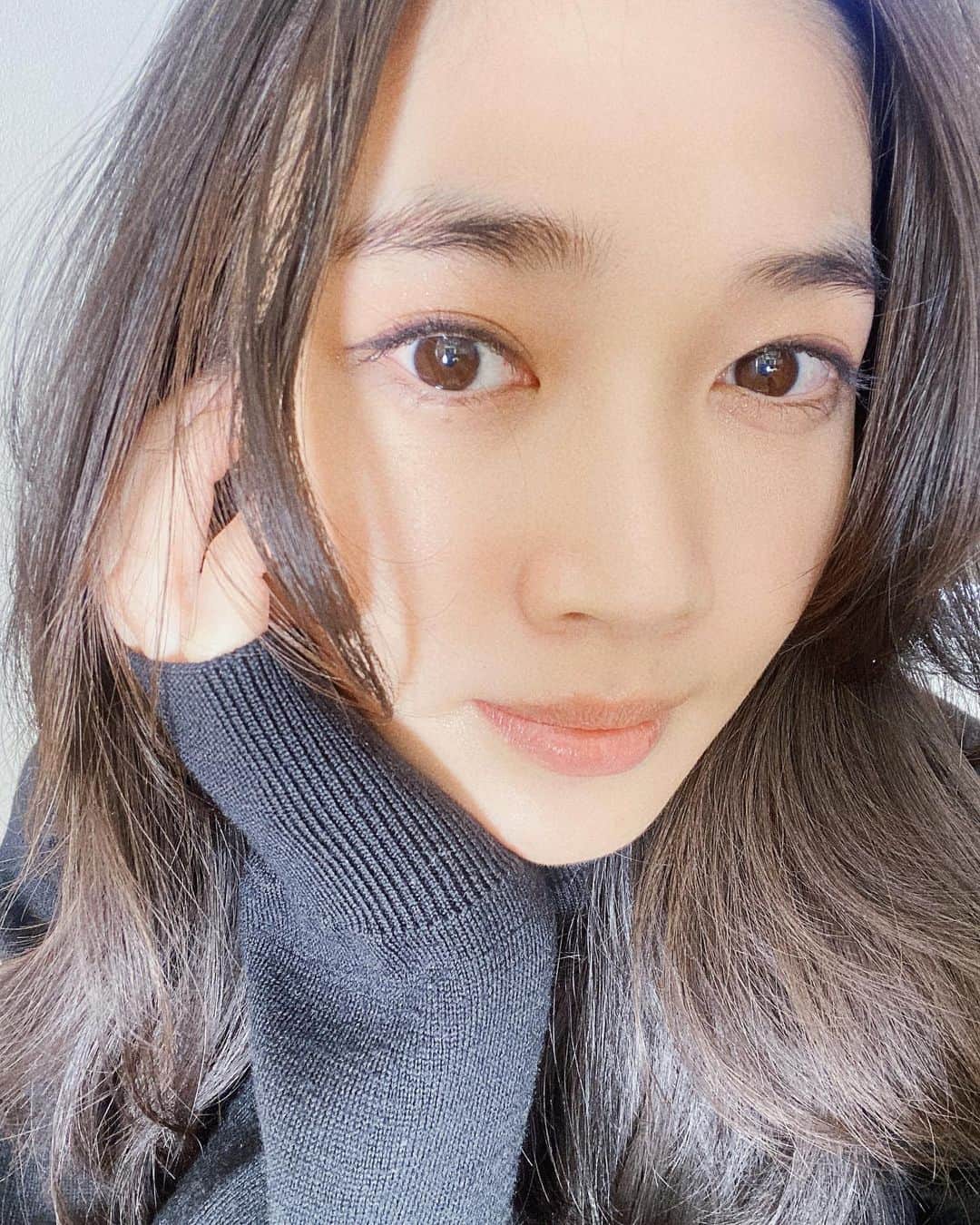 林田岬優さんのインスタグラム写真 - (林田岬優Instagram)「髪が伸びました😊 が、今日はヘアサロンへ行ってきました。このイメージは変えず4cmほど切り、後ろの髪もすいてスッキリ。 皆さん 素敵な週末をお過ごしください♡」1月13日 20時09分 - miyu_hayashida