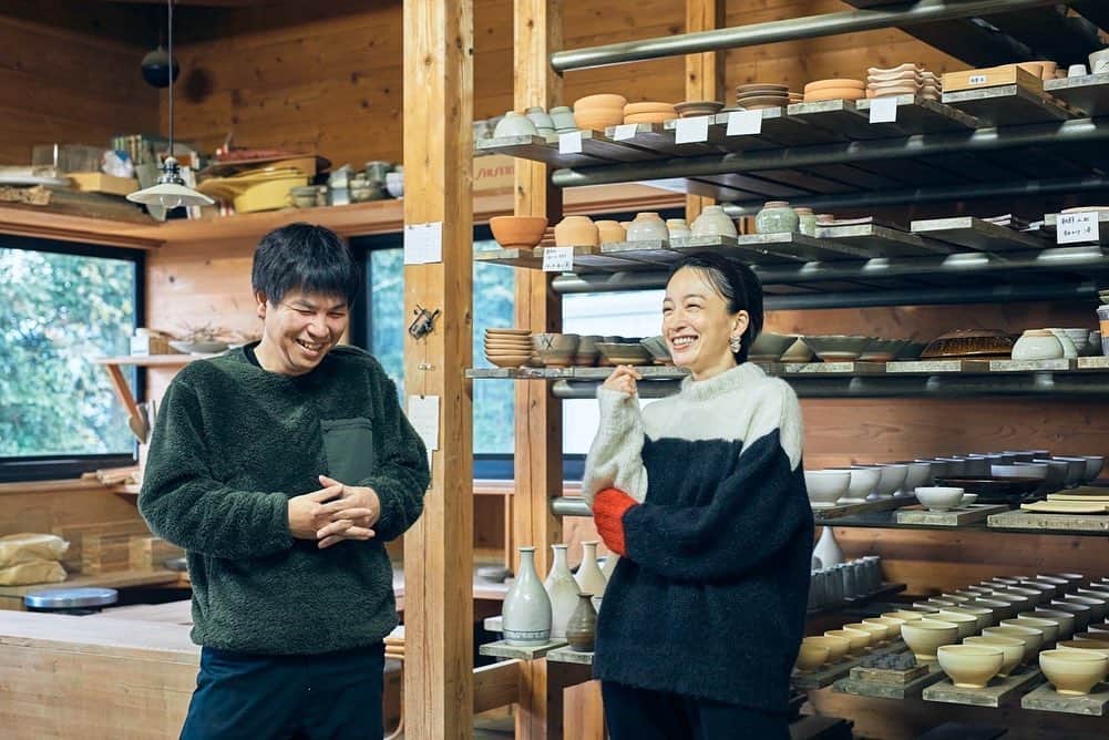 高山都さんのインスタグラム写真 - (高山都Instagram)「あした、1月14日は先日訪れた佐賀県の唐津市の魅力についてお話しするトークショーがあります。 ( @colocal_jp から是非詳細を。) 陶芸家の村山健太郎さんとお話しします！ 当日参加は締め切ってますが、オンラインではどなたでもご覧になれるようなので、もし器や食にご興味あるようであればぜひ。」1月13日 23時21分 - miyare38
