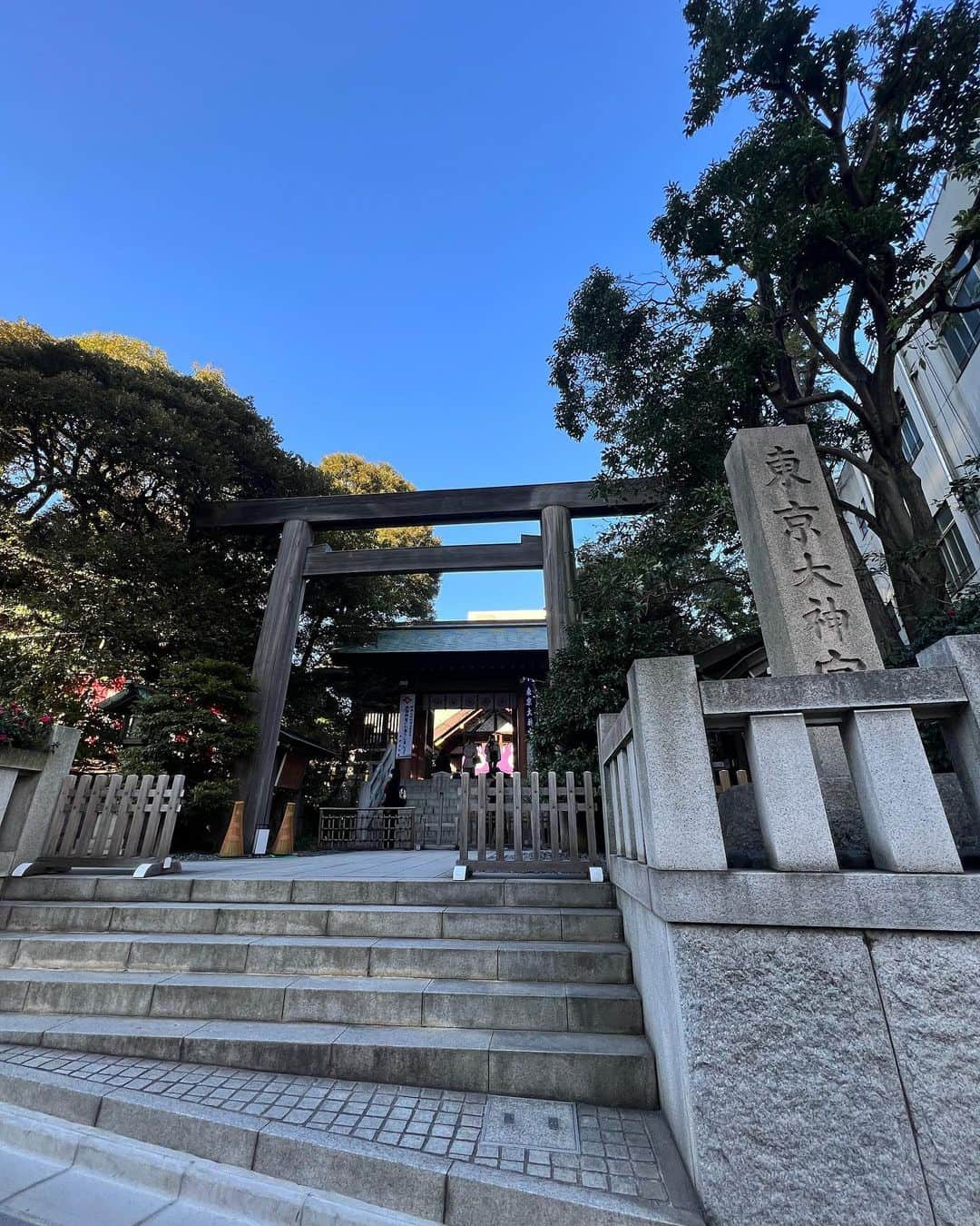 藤木そらさんのインスタグラム写真 - (藤木そらInstagram)「. . I went to Hatsumode at Izumo Taisha Shrine in Hawaii😍🥰💞The method of visiting was different from Japan, and the omikuji was also different😉🌟 . .2023年初詣は出雲大社ハワイでお参りしてきました(*ﾟ▽ﾟ)ﾉ🍺 . .日本とはお参り方法やおみくじが少し違いました‪ ·͜·♡‬🌟🌟元旦は御朱印やってなかったから残念😭 . . .日本帰国後すぐに、東京大神宮でお参り｡·͜·｡⭐️💞おみくじが大吉だったから、ハッピーすぎて怖い😭調子乗らずにいきます🧡☺️ . .2023年健康で笑顔で過ごせたらいいな😋💓フォロワー様にハッピー届けれたら嬉しい😍🍑 . . .あと１箇所毎年行ってる神社があるから、近々行かなきゃ🥰 . . . . . . . . . .#ハワイ出雲大社 #ハワイ旅行 #東京大神宮 #御朱印ガール #御朱印好きな人と繋がりたい #神社好きな人と繋がりたい #神社フォトコンわたしと神社」1月14日 20時08分 - sorafujiki