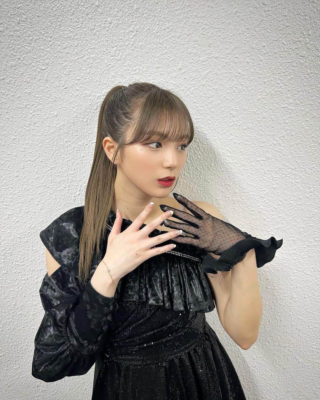 愛来さんのインスタグラム写真 - (愛来Instagram)「︎︎☁︎︎︎︎ 新衣装かわいすぎ！🖤 どうかな？  #スタプラフェス」1月14日 21時55分 - amefurasshi_aira_official_