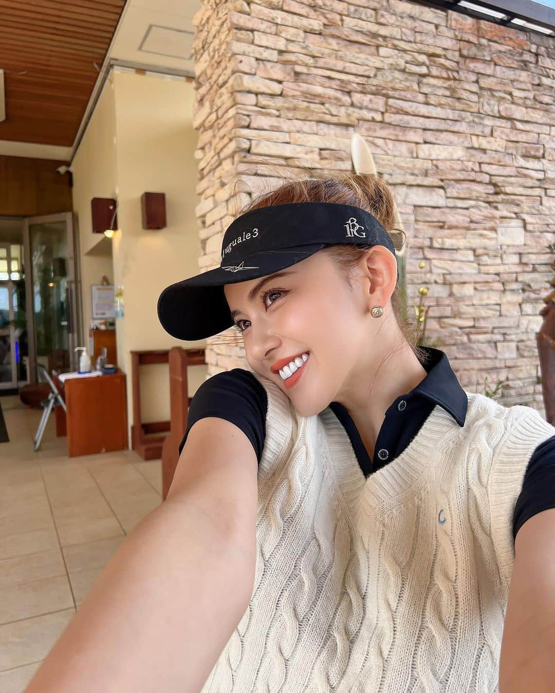 カレンさんのインスタグラム写真 - (カレンInstagram)「お正月の沖縄GOLF⛳️💕  年始は沖縄で過ごしたリ🫶  20度越えの毎日、 ゴルフも楽しすぎて、 幸せすぎた って話♡  #golf #newyear #OKINAWA  #沖縄 #正月旅行 #下手っぴゴルファー」1月15日 15時44分 - cjd_karen