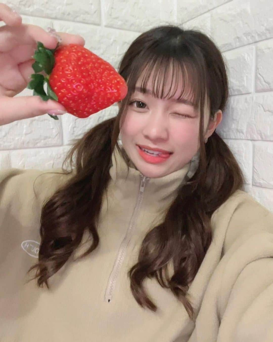 上ノ堀結愛さんのインスタグラム写真 - (上ノ堀結愛Instagram)「苺しか勝たん🍓❤️」1月15日 19時19分 - yua.0201