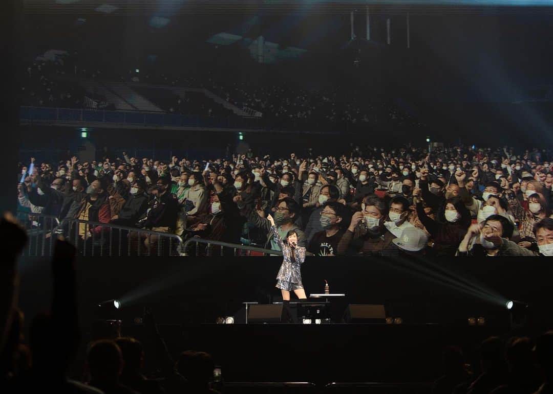 早見優さんのインスタグラム写真 - (早見優Instagram)「Had a blast performing for the first time LIVE this year at Makuhari Messe.  What an exhilarating feeling to perform in front of a REAL audience!!  #loveitloveitloveit 💕  photos by Hiro Edward Sato  #live #concert #music #makuharimesse  #幕張メッセ  #夏色のナンシー  #yes #leica #ライカ #東京オートサロン2023」1月16日 7時39分 - yuyuhayami