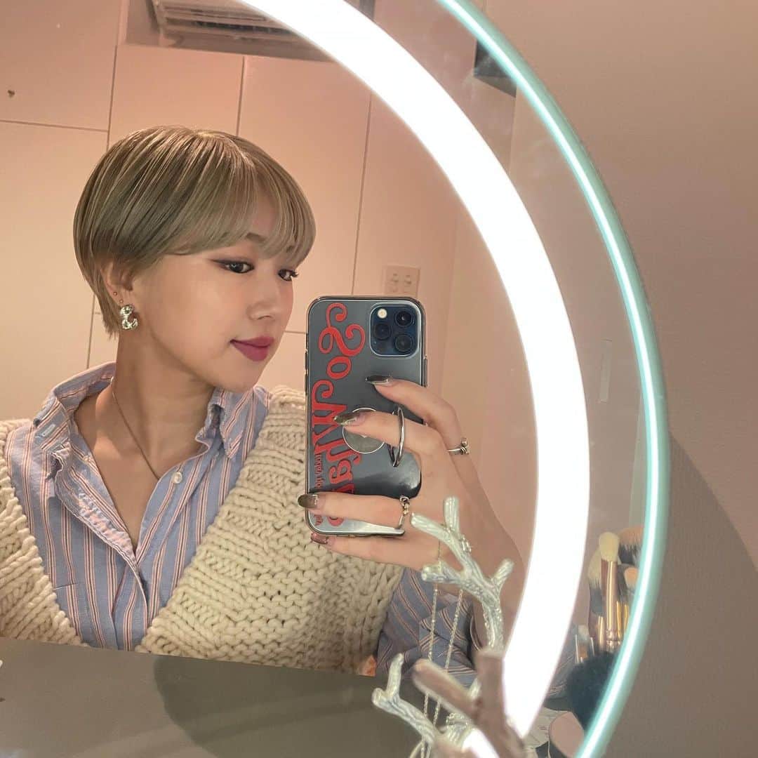 SARAさんのインスタグラム写真 - (SARAInstagram)「毎日ヘアメイク変えて 毎日違う人みたいで楽しいw」1月16日 19時28分 - sara_1128