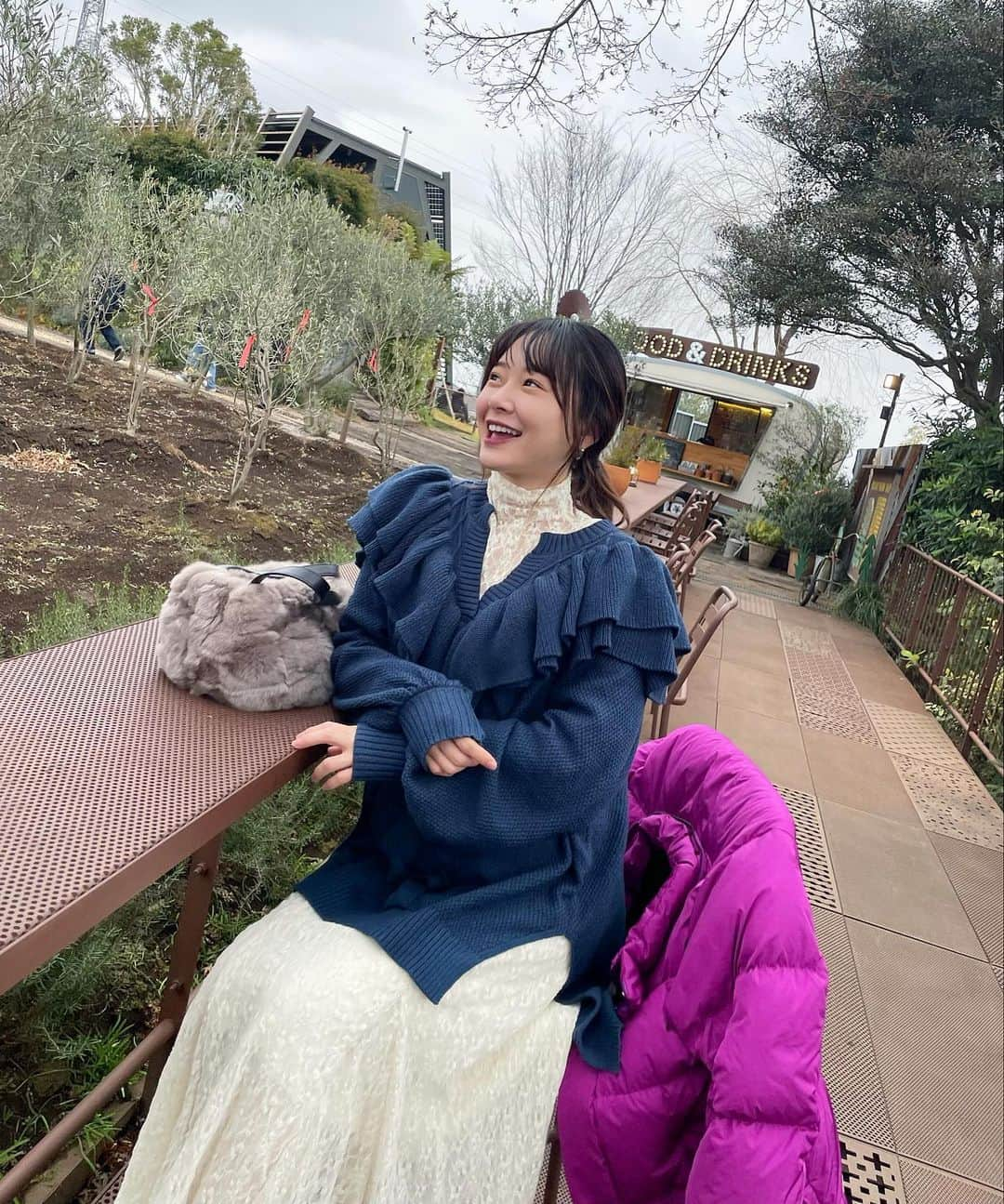 西川瑞希（みずきてぃ）さんのインスタグラム写真 - (西川瑞希（みずきてぃ）Instagram)「心のリラックス…🌿気を張らないように"ゆっくりなペース"を意識しながら過ごしています。心にゆとりができると自然とにっこり☺︎も増えて気分も軽やかに//  だいすきな植物やお花を見に行くのも私の癒しじかん🌼かわいい出会いがあったのでおうち用におみやげも買ってかえりました！  今年もスタートしてから大切な人たちにも沢山会えて、パワーもいっぱいもらってしあわせな毎日✨  明日もみんなが笑顔溢れる1日になりますように！！  #happylife #healing #winterfashion #code #relaxtime #おでかけ #癒しの時間 #お花のある暮らし #植物 #冬コーデ」1月16日 21時06分 - mizuki_nishikawa_