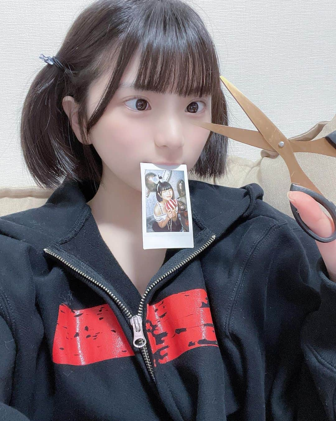 姫野ひなのさんのインスタグラム写真 - (姫野ひなのInstagram)「おはのん〜🥰宿チェキ期間がやってきました〜‼︎楽しいカキカキチョキチョキ✂️✂️✂️君のところに届くまでもうちょっとだけ待っててね💙🫠」1月17日 11時04分 - pi._.y