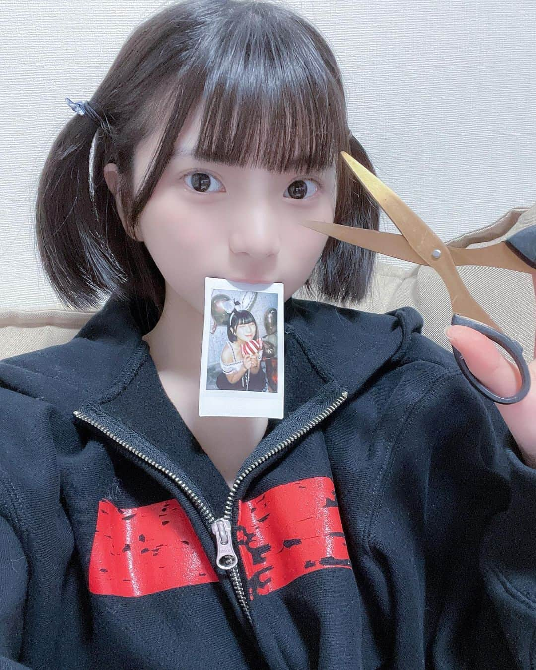 姫野ひなのさんのインスタグラム写真 - (姫野ひなのInstagram)「おはのん〜🥰宿チェキ期間がやってきました〜‼︎楽しいカキカキチョキチョキ✂️✂️✂️君のところに届くまでもうちょっとだけ待っててね💙🫠」1月17日 11時04分 - pi._.y