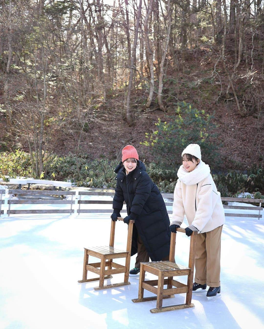 菅本裕子さんのインスタグラム写真 - (菅本裕子Instagram)「今日は長野旅2日目！軽井沢に来ました〜！ ⁡ 上西せいらちゃんとです😍可愛すぎる... リアルタイムで旅を発信するTaVisionの企画で行ってます😘 ⁡ そして私たち、、今日一発目はスケート！⛸ 私全然滑れなかった😂😂 難しすぎる...また挑戦したい！ ⁡ #TaVision #長野旅 #女子旅 #スケート #上西星来 #長野観光」1月17日 11時28分 - yukos0520