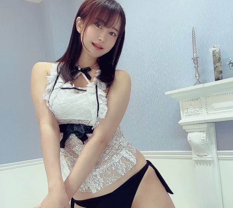 伊藤しずなさんのインスタグラム写真 - (伊藤しずなInstagram)「2月の　 #ずなよてい　です！♡  会えるの楽しみにしてるね🎖️  #声優　 #撮影会　 #水着　 #水着姿　 #水着女子　 #follow  #followme　 #グラビア　  #👙 #アイドル　  #japanesegirl  #happy  #swimsuit  #swimwear  #gravure  #gravureidol  #gravuremodel  #セクシー #sexy  #撮影 #自撮り #自撮り女子  #自撮り女子部  #グラドル #粉我 #カメラマンさんと繋がりたい  #カメラマンさん募集  #被写体　 #被写体モデル」1月17日 12時21分 - shizuna_itoh