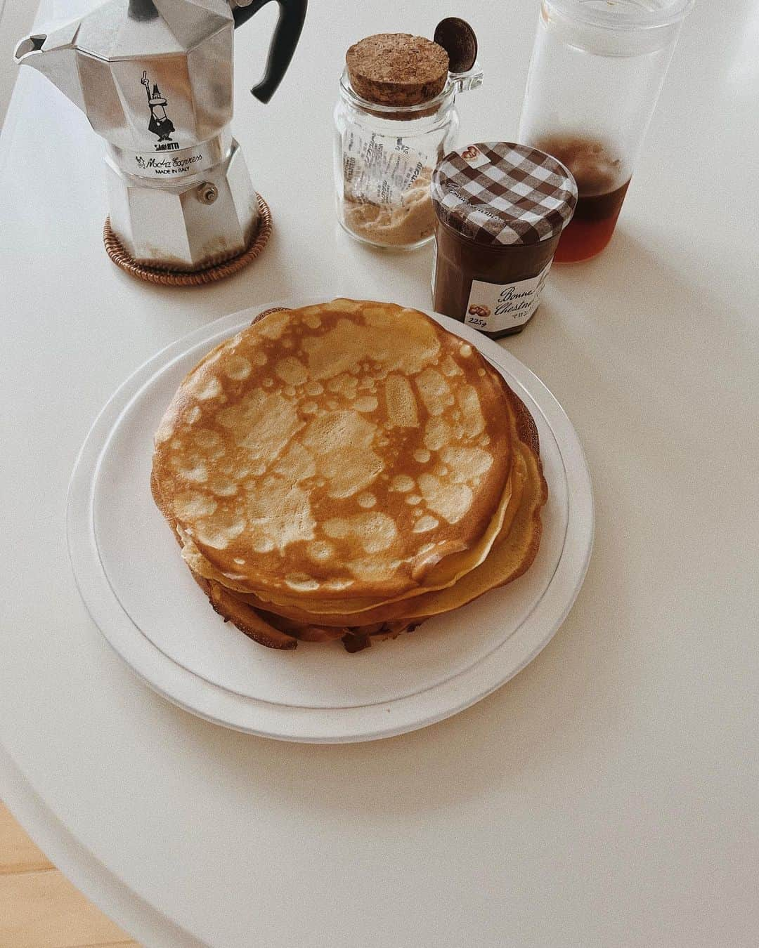 さんのインスタグラム写真 - (Instagram)「・ 🧔🏻‍♂️ステーキが食べたい！とお肉買ってきてランチを作ってくれました🍴  それぞれ得意料理が違く、好きな好みも違いますが、食べるの大好きなところは同じ👏🏻  でも、私は作る時は作るけど、適当で良い時は毎日納豆ごはんで良いタイプで、彼はどんな時もちゃんと料理して食べているので食に対しての情熱がすごい😂✨  「食べるの好き？」と聞いたら🧔🏻‍♂️「好きすぎて辛いよ…」と言ってました笑  3枚目以降は今までに色々作ってくれたものたち。  #lunch #おうちごはん #フランスごはん」1月17日 16時14分 - natsukoakahani