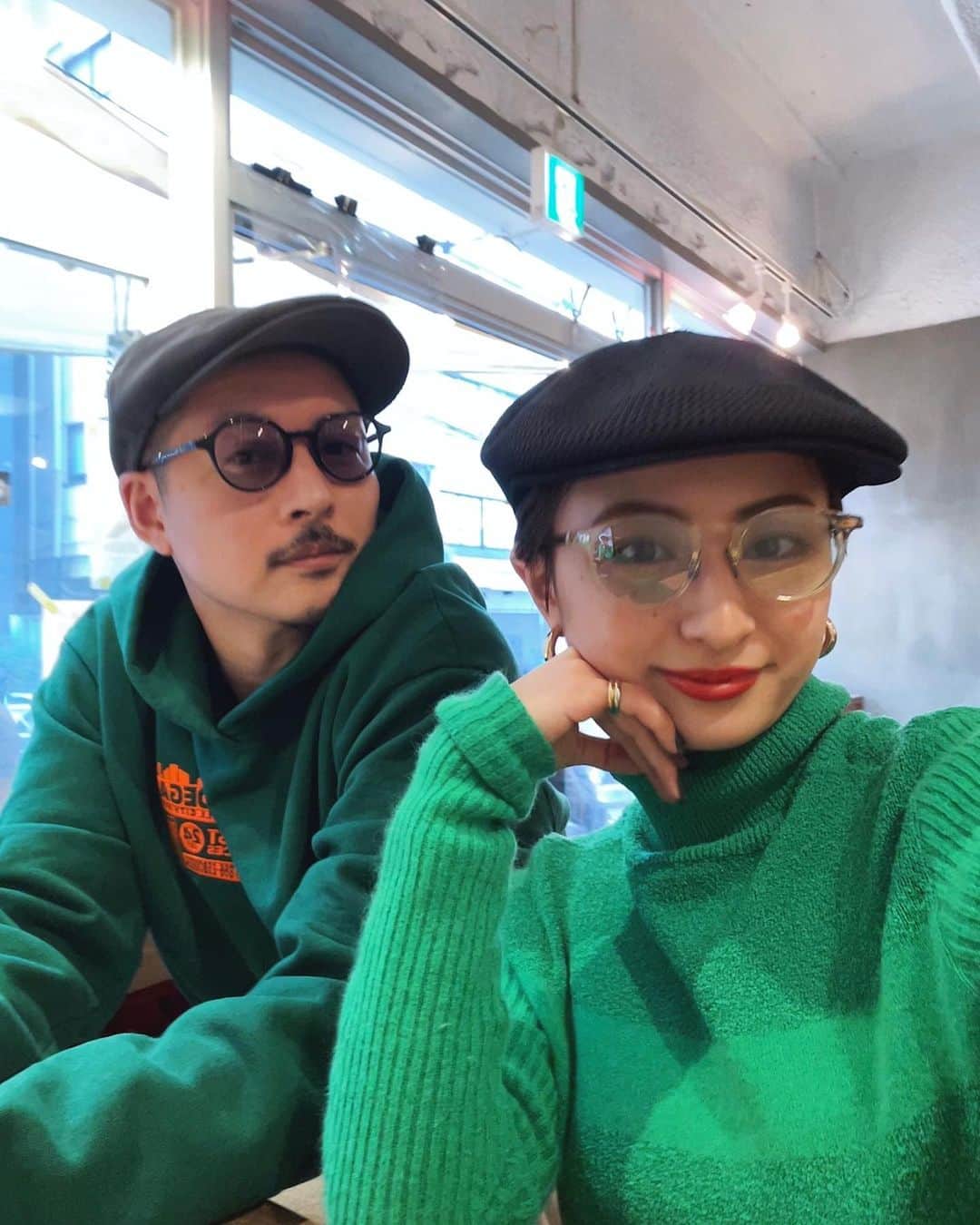 Julia Castroさんのインスタグラム写真 - (Julia CastroInstagram)「green lovers🦖💚  Instagramちょっと久しぶりです🤏🏻 . #greencolor #green #winterstyle  #winter #fashion #ootd #outfit #sunglasses  #緑 #ラブ  #冬服 #緑色」1月17日 20時28分 - julia.c.0209
