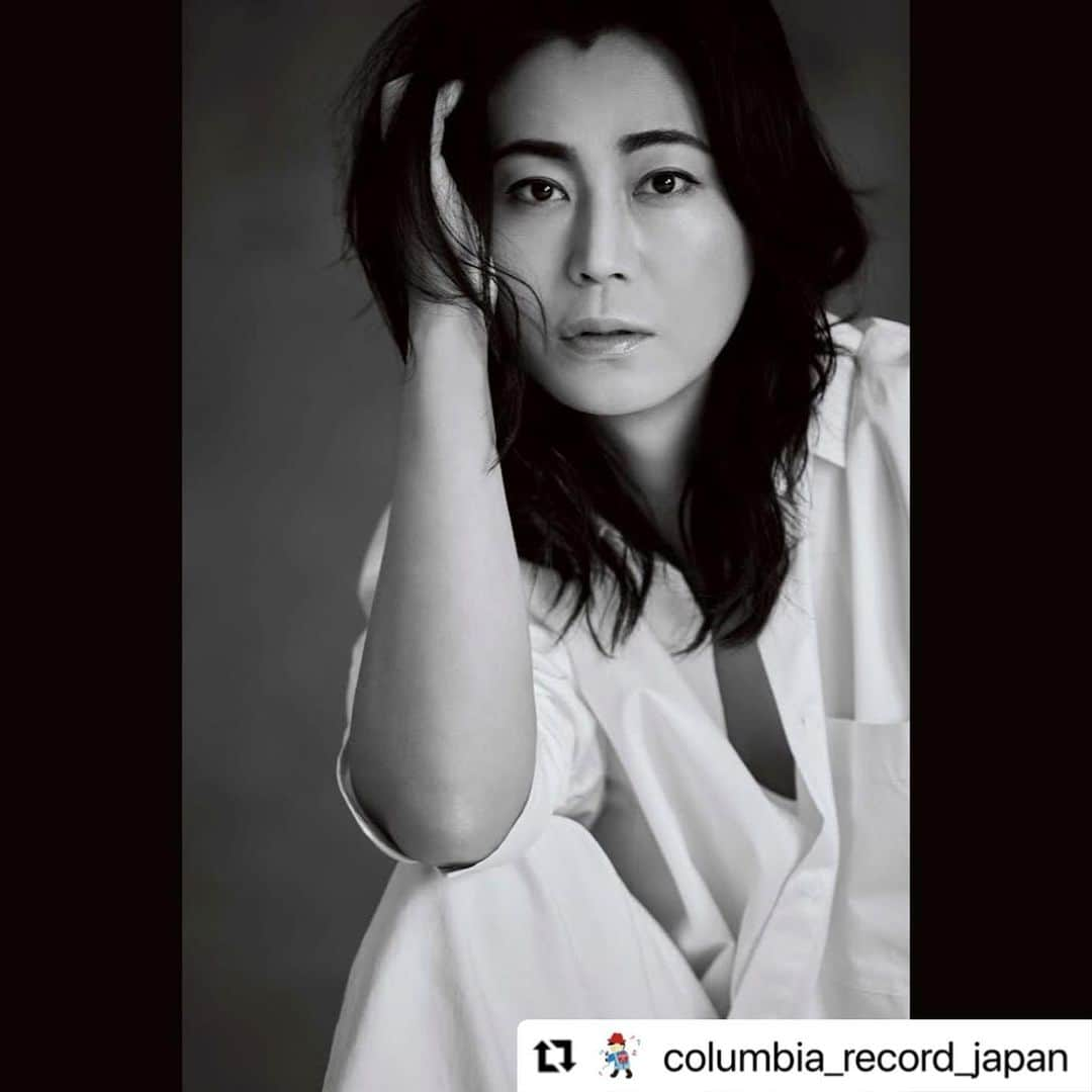 氷川きよしさんのインスタグラム写真 - (氷川きよしInstagram)「#Repost @columbia_record_japan with @use.repost ・・・ ⭐︎ 氷川きよし 待望の初のベストアルバム! デビュー記念日の2023年2月2日(木)発売！ ｢氷川きよしベスト｣ 発売に先駆け、ニュービジュアル公開！  2022年末を以て、歌手活動休養に入った氷川きよし(45)。  氷川きよしのデビュー記念日となる2月2日(木)には初のベストアルバム｢氷川きよしベスト｣の発売が予定されている。  デビューシングル｢箱根八里の半次郎｣から最新シングル｢甲州路｣まで、氷川きよしがこれまで発売したシングルと配信シングルの中から、43曲をピックアップ。新曲も2曲を収録し、全45曲を収録。  今回、新たに公開されたニュービジュアルは昨年10月に都内のスタジオにて撮影。歌詞集からのビジュアルは 黒のジャケットスーツをラフに着こなす氷川が真摯に見つめるシックなビジュアルとなった。  また、｢超豪華!完全限定盤｣写真集からは白のジャケットスーツでポーズをとるこちらもシックな装いのビジュアルとなった。    ★氷川コメント★  いつも氷川きよしの歌を聴いてくださり本当にありがとうございます。 2023年の2月2日のデビュー記念日に初めてのベストアルバム｢氷川きよしベスト｣が発売になります。2000年2月2日のデビュー曲｢箱根八里の半次郎｣から最新シングルの｢甲州路｣まで。氷川きよしの歌手生活23年の軌跡をぎゅっと詰め込んだ形になります。 このベストアルバムのニュービジュアルは今回も下村一喜先生に撮影してもらいました。とても素敵なお写真に仕上げていただきました。また、今回のベストアルバムのために収録した新曲の｢天空の夢｣はこれからの未来に向けての想いが描かれた、すごく心地のいい作品になっております。また｢さくら巡礼｣はこれまでファンの方々と一緒に歩んできた23年間の歌の道を振り返る、そんな想いと重ね合わせて聴いていただける作品になっております。 少しの間、お休みをいただいておりますが、その間、このベストアルバムをぜひ多くの方々に手に取って見ていただいて、たくさん聴いていただきたいと思います。 氷川きよし  【収録曲】  【DISC１】 ①箱根八里の半次郎 ②大井追っかけ音次郎 ③きよしのズンドコ節 ④星空の秋子 ⑤白雲の城 ⑥きよしのドドンパ ⑦番場の忠太郎 ⑧初恋列車 ⑨面影の都 ⑩一剣 ⑪あばよ ⑫きよしのソーラン節 ⑬玄海船歌 ⑭哀愁の湖 ⑮浪曲一代 【DISC２】 ①ときめきのルンバ ②三味線旅がらす ③虹色のバイヨン ④あの娘と野菊と渡し舟 ⑤情熱のマリアッチ ⑥櫻 ⑦最後と決めた女だから ⑧しぐれの港 ⑨満天の瞳 ⑩大利根ながれ月 ⑪ちょいときまぐれ渡り鳥 ⑫さすらい慕情 ⑬愛しのテキーロ ⑭男花 ⑮みれん心 【DISC３】 ①限界突破✕サバイバー ②ゲゲゲの鬼太郎 ③男の絶唱 ④碧し ⑤勝負の花道 ⑥大丈夫 ⑦最上の船頭 ⑧母 ⑨南風 ⑩Ｈａｐｐｙ！ ⑪森を抜けて ⑫群青の弦 ⑬甲州路 ⑭天空の夢（新曲） ⑮さくら巡礼（新曲）   詳しくはコロムビア氷川きよしホームをチェック🔍  #氷川きよし #ベストアルバム #演歌 #ビジュアル #限界突破 サバイバー  @hikawa_kiyoshi_official」1月17日 21時13分 - hikawa_kiyoshi_official