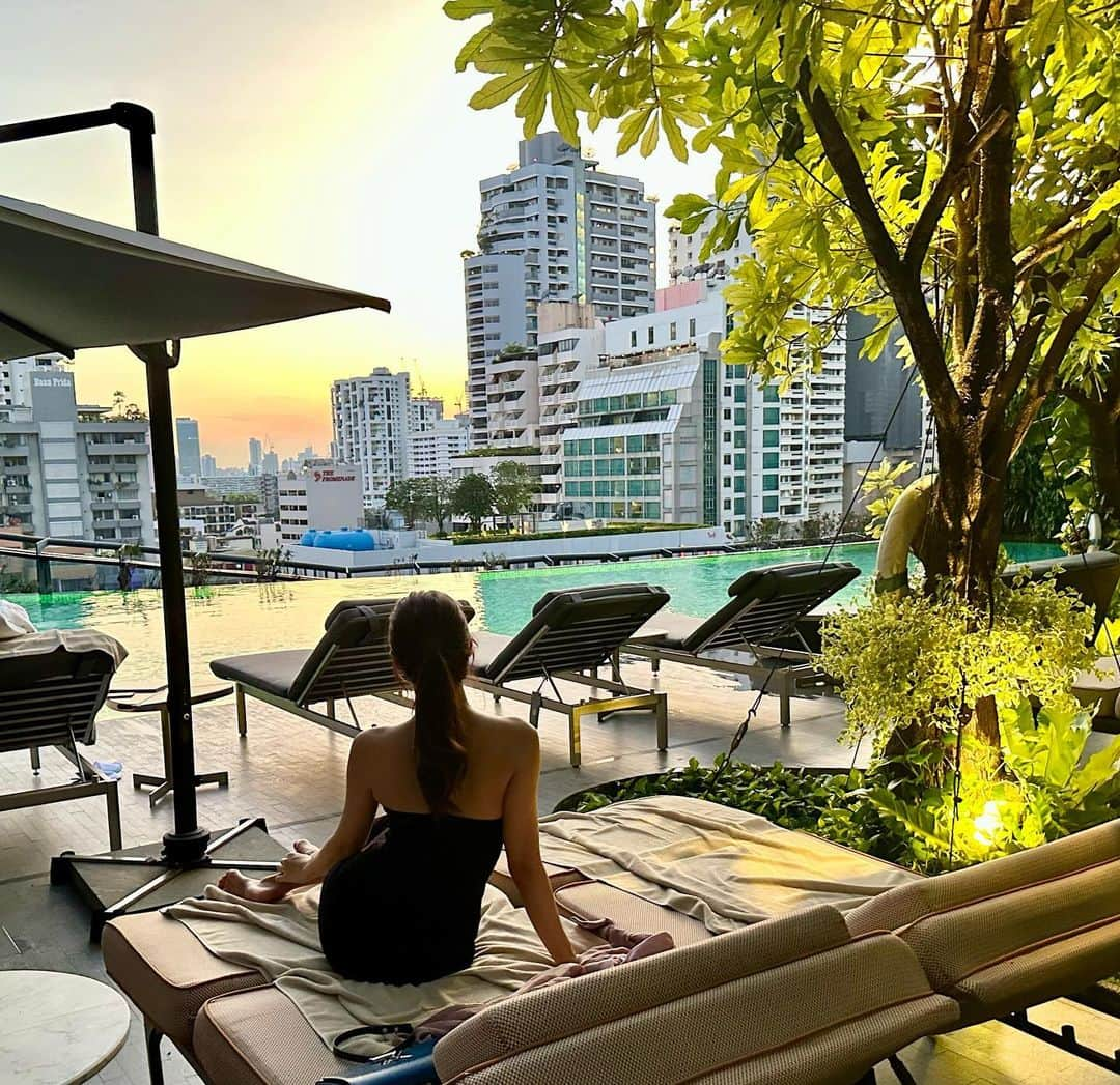 穂川果音さんのインスタグラム写真 - (穂川果音Instagram)「夕日〜  #sunset #bangkok #ダラダラ　#hyatt #思い出投稿　#iphone14pro #sky #skylovers」1月17日 22時00分 - hokawakanonn