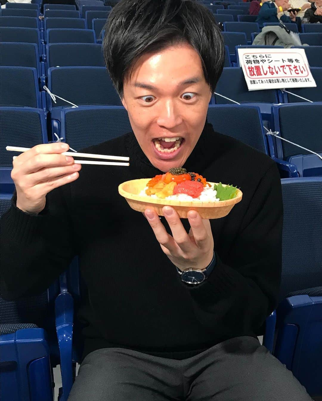 TBS「Nスタ」さんのインスタグラム写真 - (TBS「Nスタ」Instagram)「きょうの特集は「3年ぶりに復活！ふるさと祭り」💖  全国各地から集まったグルメ✨ ステーキに海鮮、さらには変わり種の丼ぶりまで！！🐟  3年ぶりに復活した食の祭典を 南波アナがお伝えします💪💪  放送は18:15ごろからお見逃しなく👀📺  #TBSテレビ #Nスタ #井上貴博 #ホラン千秋 #南波雅俊 #ご当地どんぶり #海鮮 #ステーキ #特集 #ふるさと祭り　#ふるさと祭り東京」1月18日 13時48分 - nst_tbs