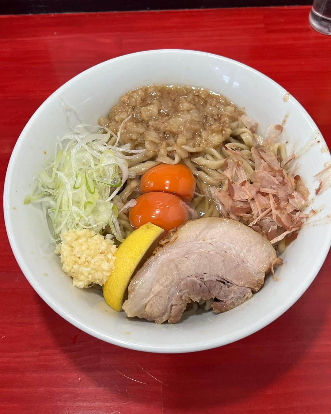 平本蓮さんのインスタグラム写真 - (平本蓮Instagram)「🍜🍥🤩TAKANOME🦅👁🍜  今年初の鷹の目 相変わらずめちゃくちゃ美味しかった🤩 今年はコラボラーメン出したい。 空手ラーメン🥋 炎上ラーメン🔥 訴訟ラーメン🧑🏻‍🦲 @takanome_official」1月18日 15時26分 - ren___k1