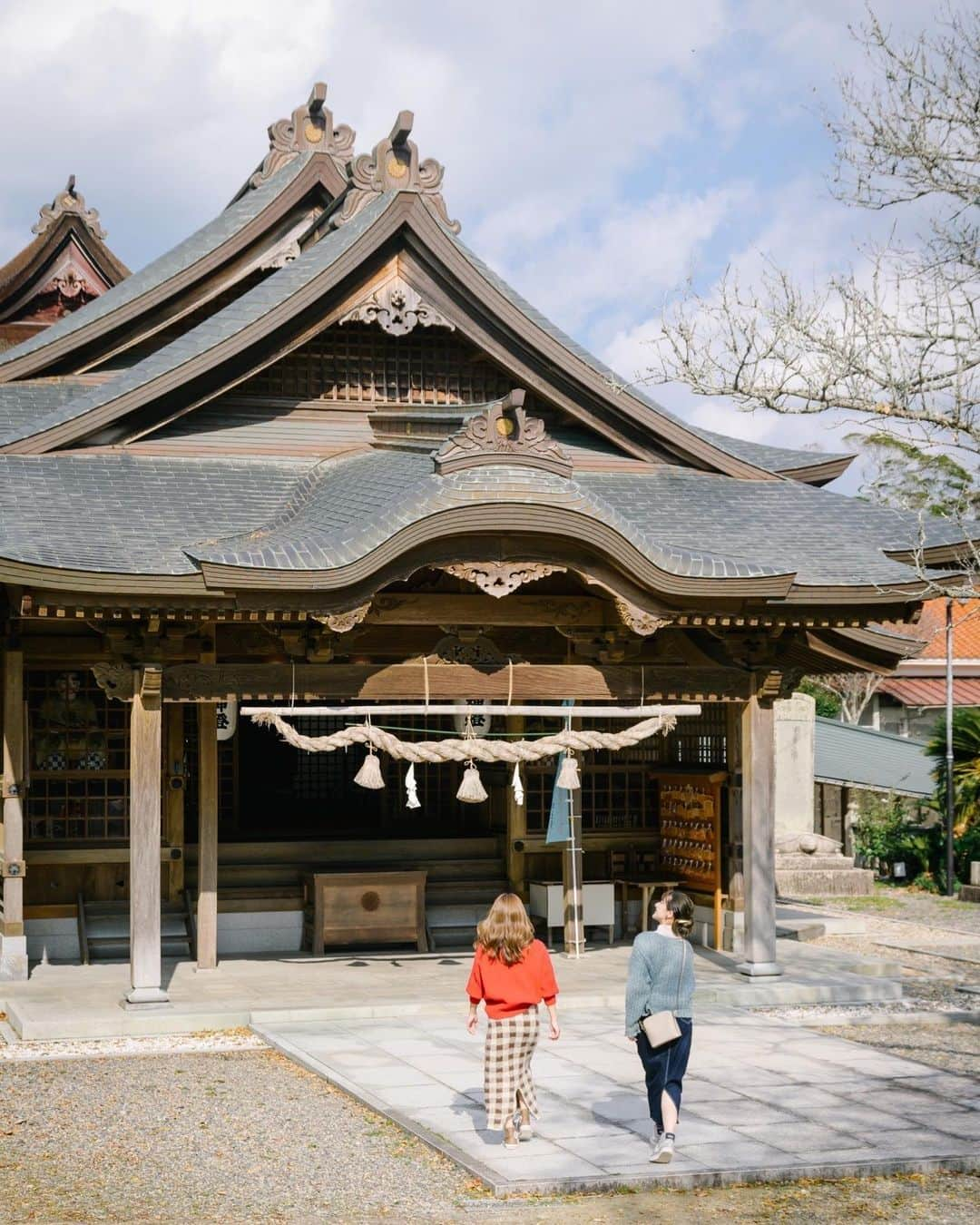 畠中清羅 さんのインスタグラム写真 - (畠中清羅 Instagram)「島根県石見へ行った時の🌿  いろんな場所を巡って素敵な場所に出会えて まだまだ見れてない世界が沢山あるなぁと改めて🥹  . .  人麿呂の 歌を真似して ラブソング　 口ずさんでみる 鴨島の跡  @koi_iwamitabi ①「Instagram」でキャンペーン公式アカウント「@koi_iwamitabi」をフォロー、 または「Twitter」で、「なつかしの国石見（@shimane_iwami）」をフォロー ②撮影した写真を下記のハッシュタグをつけて投稿 　#恋する石見たび 　#なつかしの国石見 ③投稿の際に撮影場所、コメントを記載（「五・七・五・七・七」の短歌形式）  皆さんも是非投稿してみてください🥰」1月18日 16時07分 - seira_hatanaka