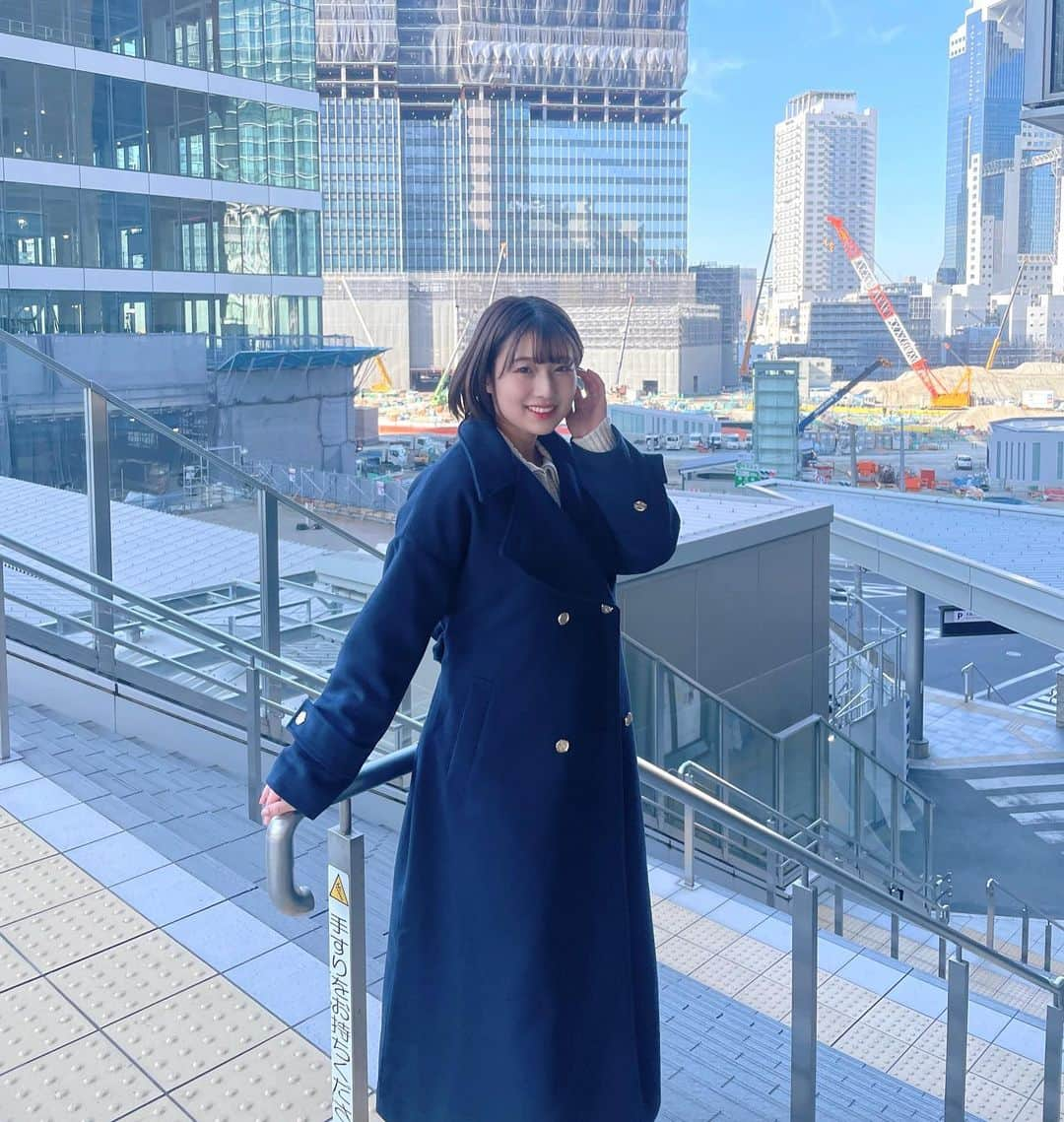 安部若菜さんのインスタグラム写真 - (安部若菜Instagram)「冷え性やから、手あっためてくれる人募集🤝🏻  #背景 #めっちゃ #梅田  #dazzlin#grl#grl購入品#コート#code#ブーツ#ショートヘア」1月18日 20時51分 - _wakapon_