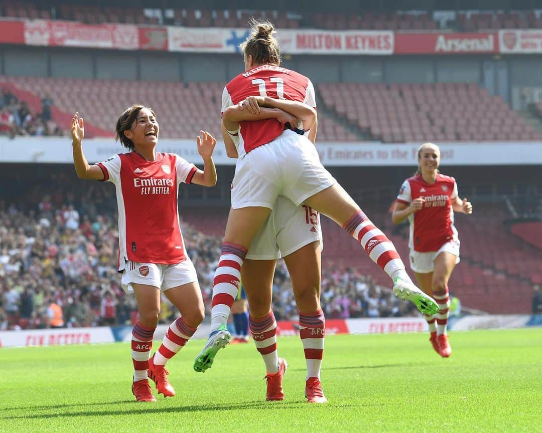 岩渕真奈さんのインスタグラム写真 - (岩渕真奈Instagram)「👋😢 ⁡ Unfortunately,Football changes a life quickly and a lot... I love Arsenal, I love my teammates, staffs and people who supports Arsenal.  I’ve got unforgettable experiences and some enjoyable time with them 🤝 Those experiences would make me stronger!! ⁡ Thank you Arsenal ❤️🤍 Thank you Gooners ❤️🤍 ⁡ I will miss you a lot 🥺 ⁡ #Arsenal #AWFC」1月19日 0時58分 - iwabuchi.m_jp