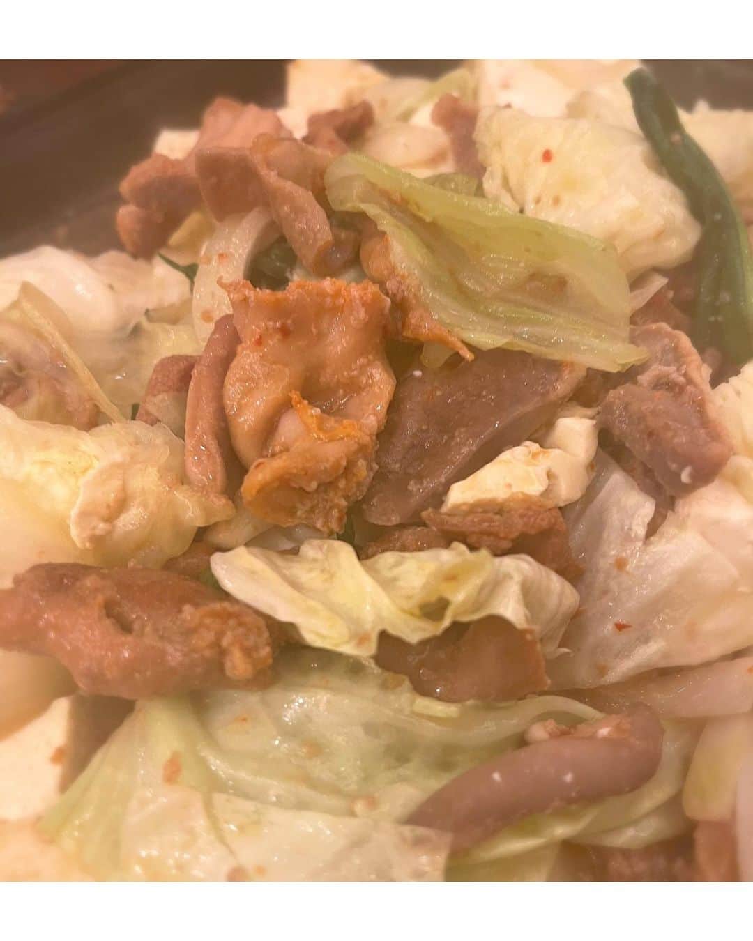 佐々木希さんのインスタグラム写真 - (佐々木希Instagram)「秋田のホルモンをお取り寄せ。 とっても美味しい♡ お野菜たっぷりとお豆腐も一緒に入れて。 ホルモンの量が多くて冷凍したので、また食べるの楽しみ✨  #ホルモン幸楽 いつか秋田のお店に行きたいなぁ。」1月19日 10時46分 - nozomisasaki_official