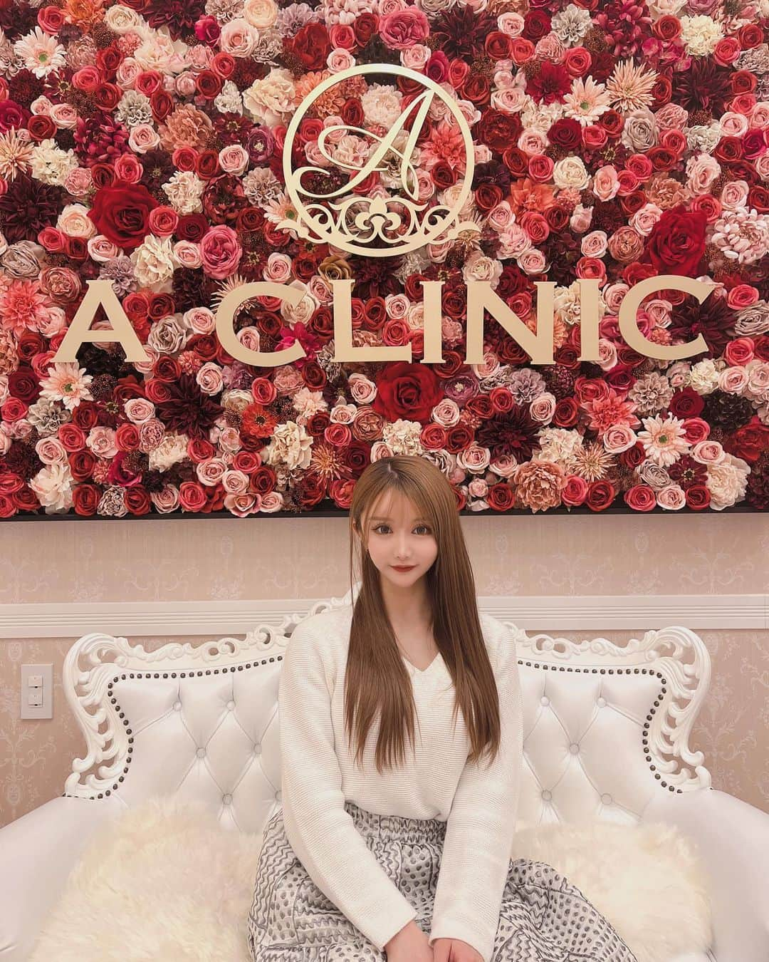 えれちゃんさんのインスタグラム写真 - (えれちゃんInstagram)「@a_clinic_nagoya の @aclinic_sumita 先生のAスレッドをうけてきました！  ハイフではどうにもならないたるみに悩んでいましたが魔法の15分で顔が小さくなってました✨   糸リフトは痛いイメージがあって避けていましたが、院長先生がうまいのもあって全然耐えられました☺️  1年くらいもつみたいだけど、溶けたらまたやりたいです♥️   #aスレッド #糸リフト #aclinic #aclinic銀座 #aclinic横浜 #aclinic新宿 #aclinic名古屋 #aclinic大阪 #aclinic福岡#aclinic池袋 #aクリニック #エークリニック#美容 #小顔 #美肌  #リフトアップ #美容外科 #美容皮膚科 #美容クリニック #住田篤紀」1月19日 15時02分 - erena_hazuki