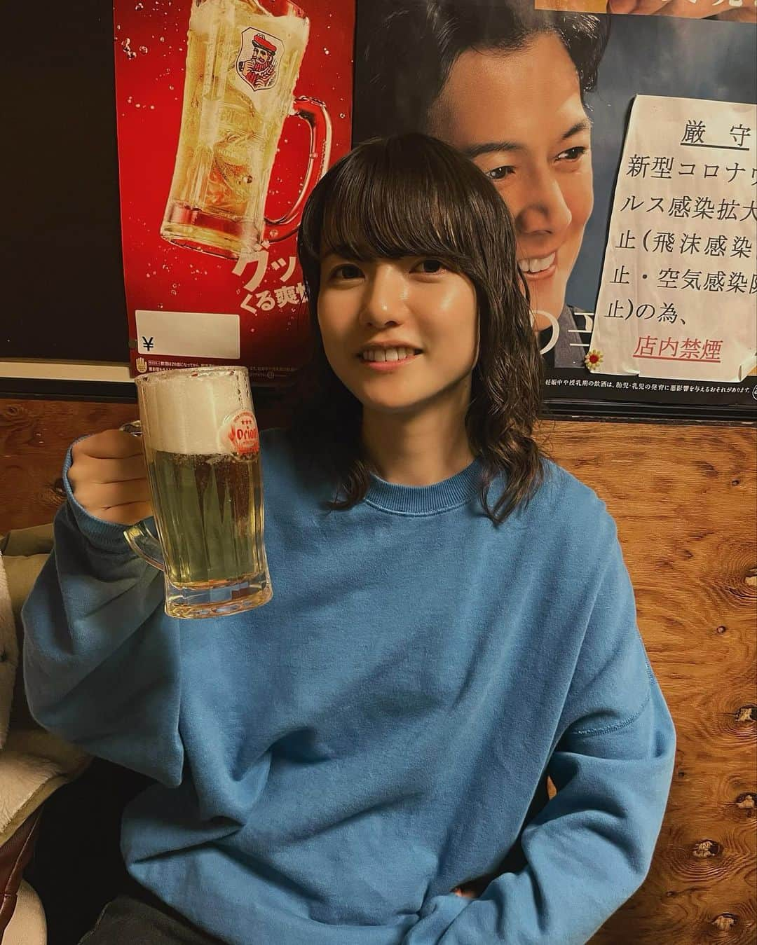 樺澤まどかさんのインスタグラム写真 - (樺澤まどかInstagram)「ビール最高  スタンド使い🧞  深夜1時にうまい中華を食べた  photo by G  #樺澤まどか  #ビール#深夜ビール#深夜めし#ウルフパーマ#パーマ#スタンド使い#冬#中華#小籠包#胡麻団子」1月20日 0時55分 - kabasawa_madoka