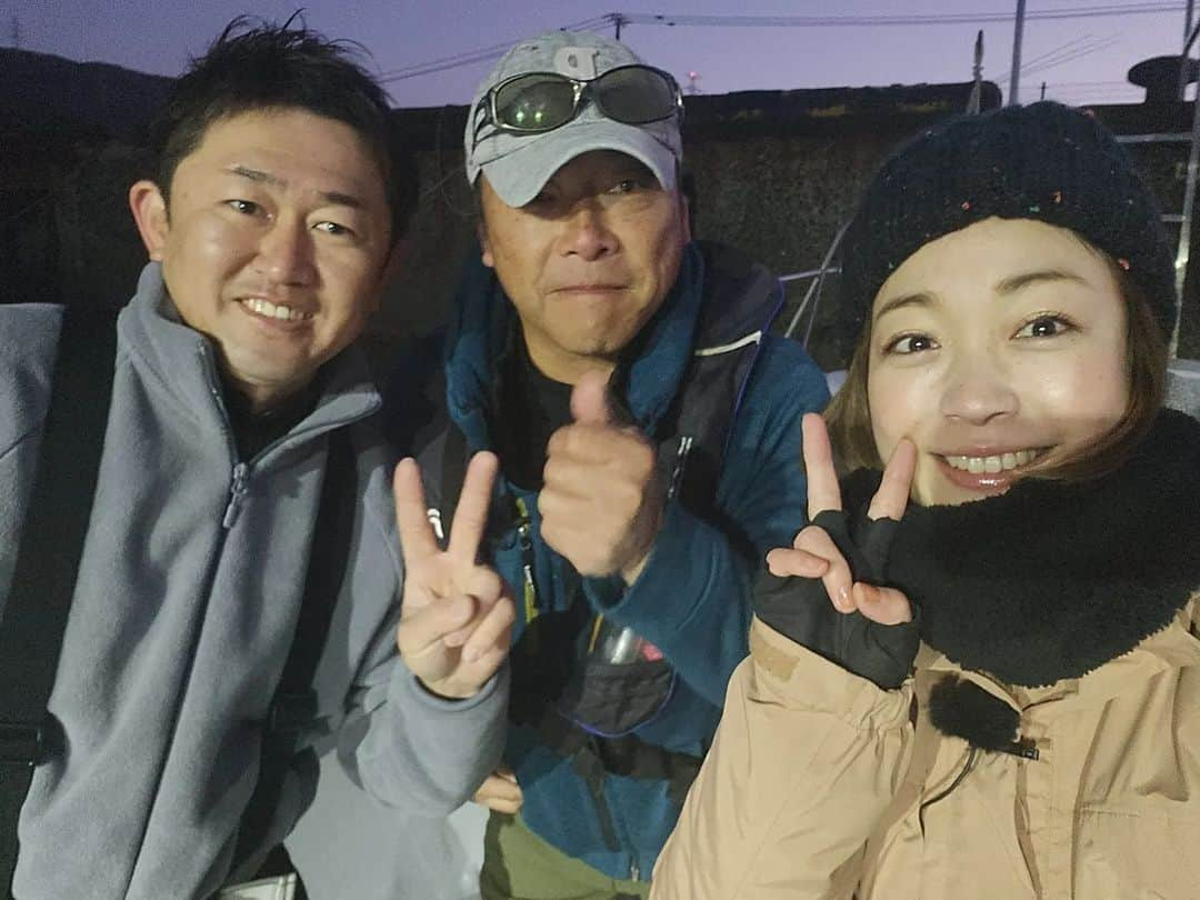 小雪さんのインスタグラム写真 - (小雪Instagram)「🎣 #釣りビジョン 発見！すごかby九州 先日、佐賀県伊万里から平田先生と釣り！  @realfisher_official  新しいアイテムを使って 楽しみましたー！  放送は少し先ですが、 2月20日(月)20時30分初回放送の予定です。  いつもお世話になっている船長と先生と、 和気あいあいと楽しく釣りしてきましたー！  #釣り #伊万里 #リアルフィッシャー #釣り人はみんないい人 #あらかぶ  フィッシングショー行きたかったなぁ😂 行かれる皆さん楽しんでくださいね～！」1月20日 1時09分 - koyuki2