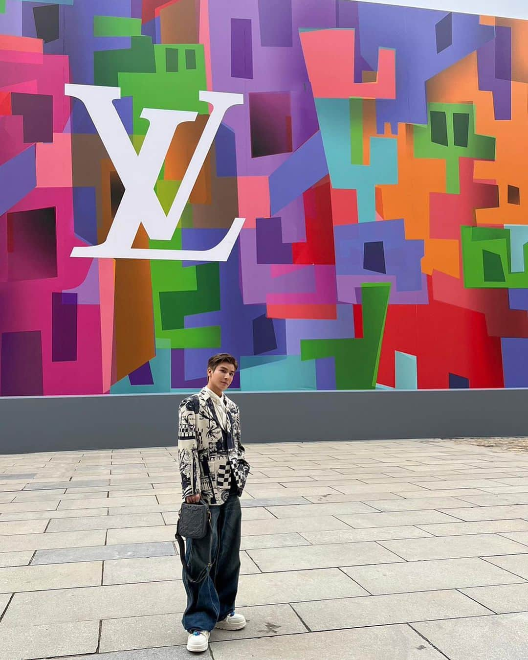 岩田剛典さんのインスタグラム写真 - (岩田剛典Instagram)「Louis Vuitton☺️  @louisvuitton  It was a very energetic show🇫🇷👏🏻✨  4年ぶりにパリでのルイ・ヴィトンのショーに参加させて頂きました🙇🏻 映像や演出も凝っていて、エネルギッシュなショーに刺激を受けました🔥  #LouisVuitton  #LVMenFW23」1月20日 9時52分 - takanori_iwata_official