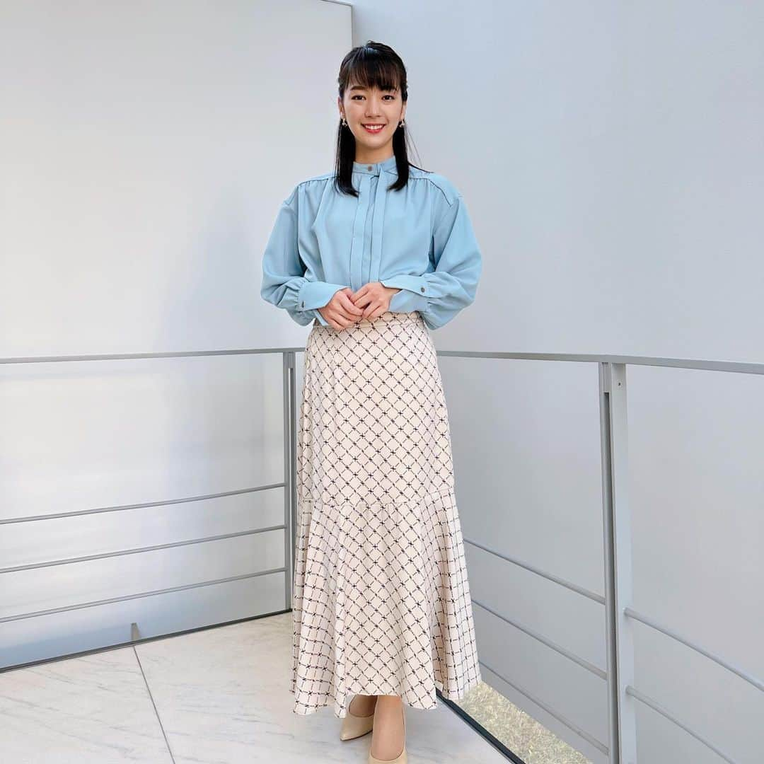 紀真耶さんのインスタグラム写真 - (紀真耶Instagram)「先週と今週のグッドモーニングの衣装✨ 冬の私服は何着たら良いかわからない。。。  ☆ ☆ #衣装 #ワンピース #スカート #タイツが苦手で #私服迷子 #テレビ朝日 #アナウンサー #紀真耶 #グッドモーニング」1月20日 18時15分 - maya0kino