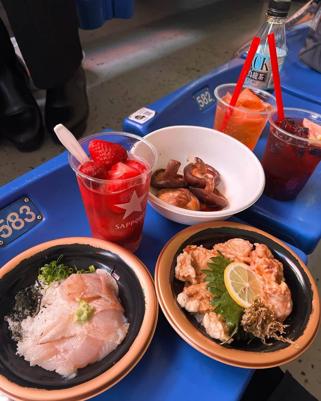 桃乃木かなさんのインスタグラム写真 - (桃乃木かなInstagram)「美味しいものを食べに🏋🏼‍♂️  色んな地方から色んな食べ物が集結していました！ ステージのお祭りも賑やかで楽しかったです。  色んな物を食べましたが個人的には たまごサンドが甘くてすっっっごく美味しかったです😋  #ふるさと祭り東京  #ふるさと祭り東京2023  #東京ドーム」1月20日 22時50分 - kana_momonogi