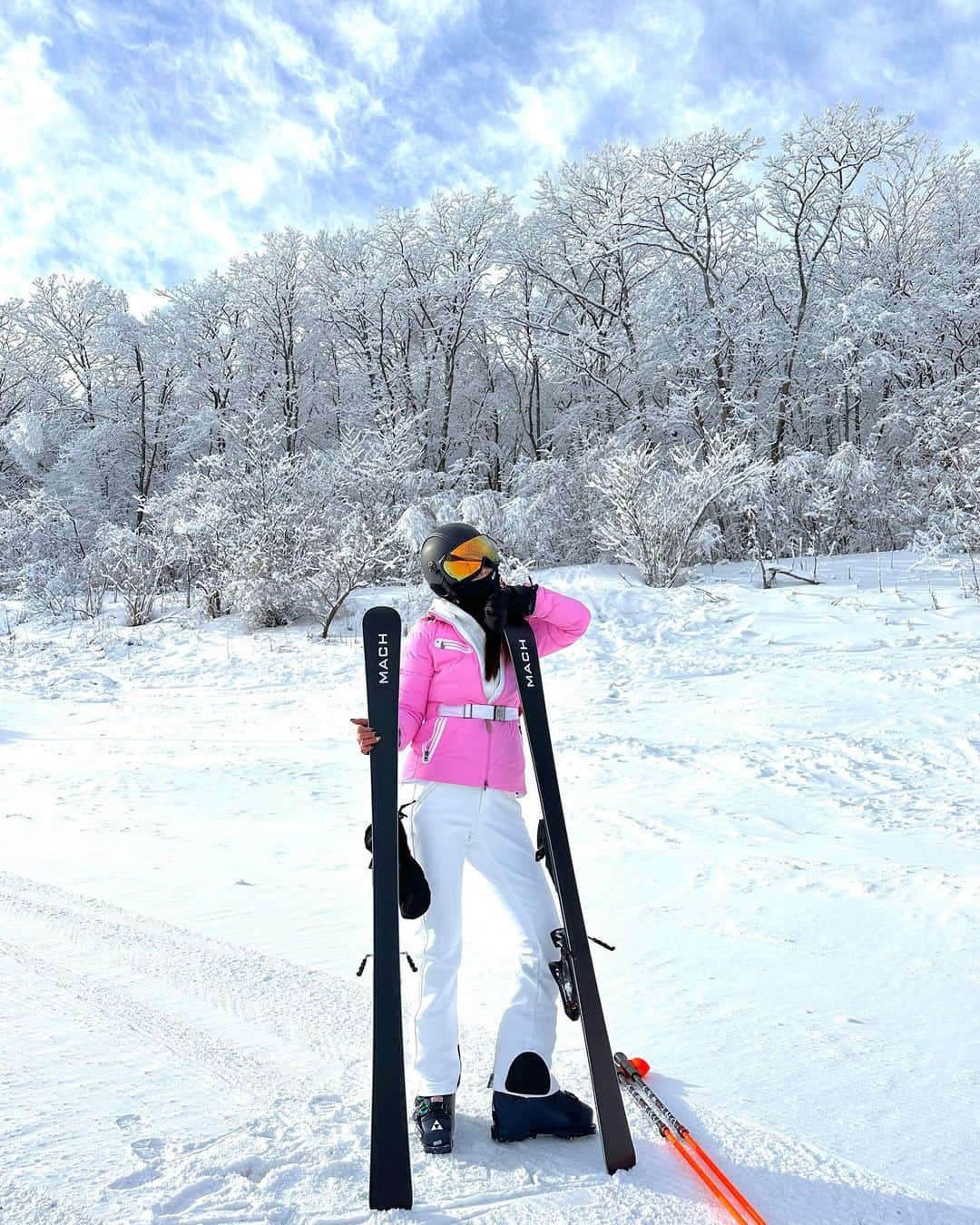 キム・ハヌルさんのインスタグラム写真 - (キム・ハヌルInstagram)「가기 전날 눈까지 내려줘서  너무 예뻤던 #하이원 🤍 2월엔 카빙으로 슥슥 도전💪💪  #스키#스키장#내일은_스키왕」1月21日 0時35分 - haneulkim1217