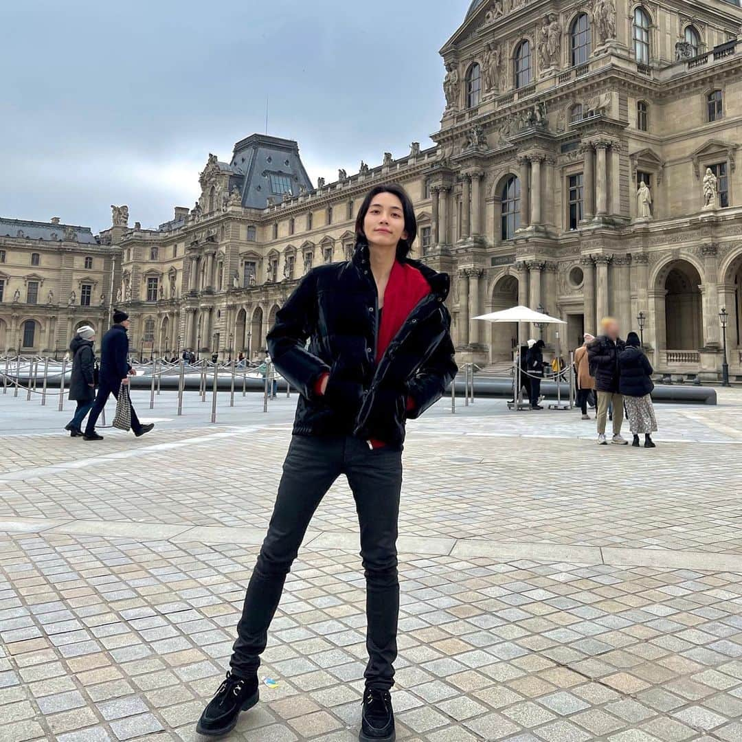 ジョンハンさんのインスタグラム写真 - (ジョンハンInstagram)「paris🤍」1月21日 1時01分 - jeonghaniyoo_n