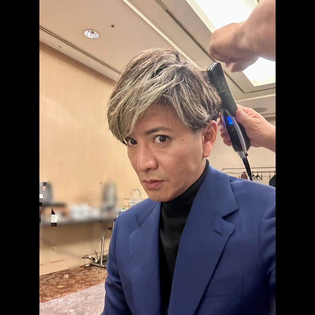 木村拓哉さんのインスタグラム写真 - (木村拓哉Instagram)「⁡ ⁡ ⁡ 「先程、名古屋の映画館での試写会上映後に少しお邪魔させていただきましたぁ〜❕ 観終わった後の客席の皆さんの表情に、こちらも感激しております❕ありがとうございましたぁ〜❕」 ⁡ PEACE‼︎ ⁡ STAYSAFE! ⁡ 拓哉 #木村拓哉#TakuyaKimura」1月21日 17時36分 - takuya.kimura_tak