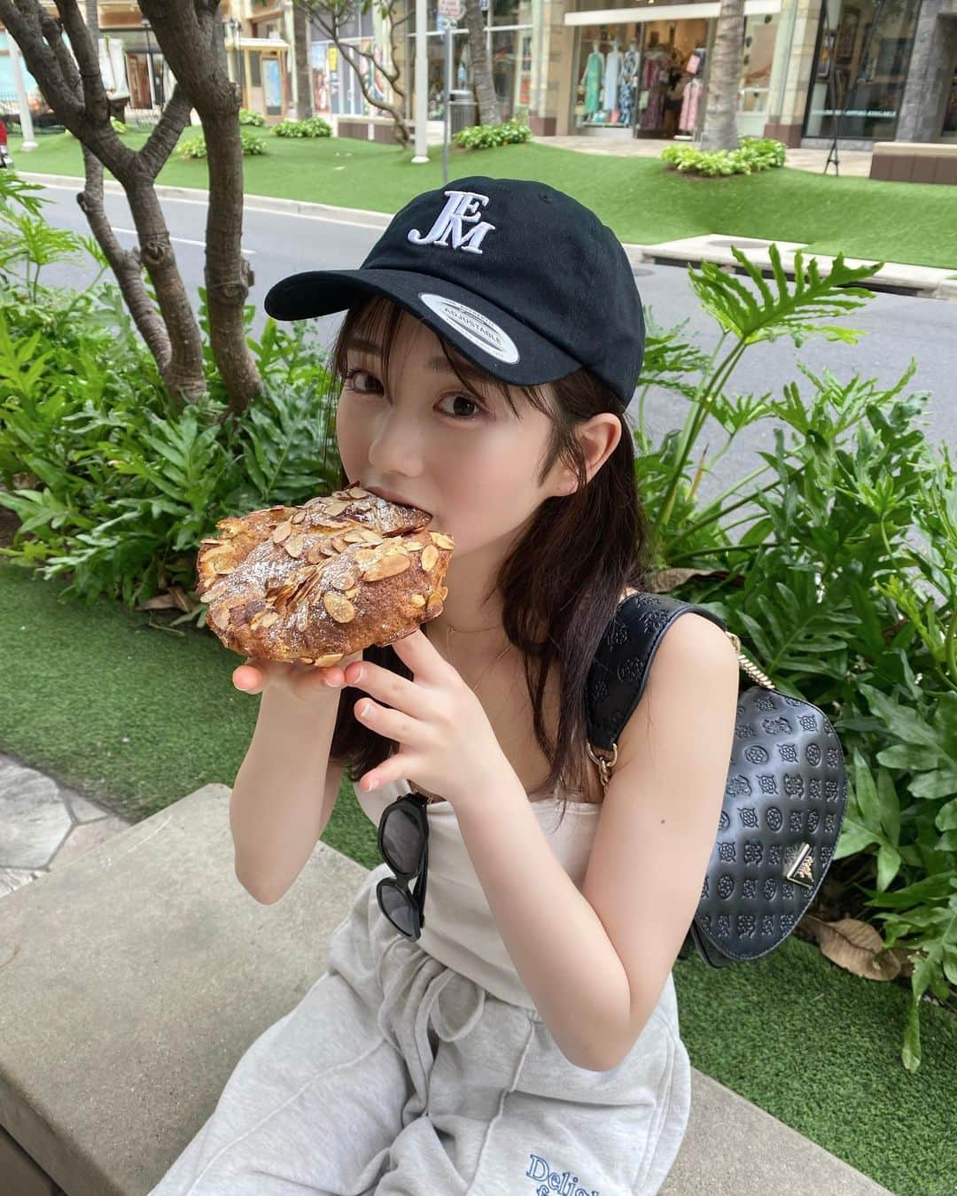 田島櫻子さんのインスタグラム写真 - (田島櫻子Instagram)「Hawaii着いて1食目は アーモンドクロワッサン でした🥐♡」1月21日 22時02分 - sakurako219