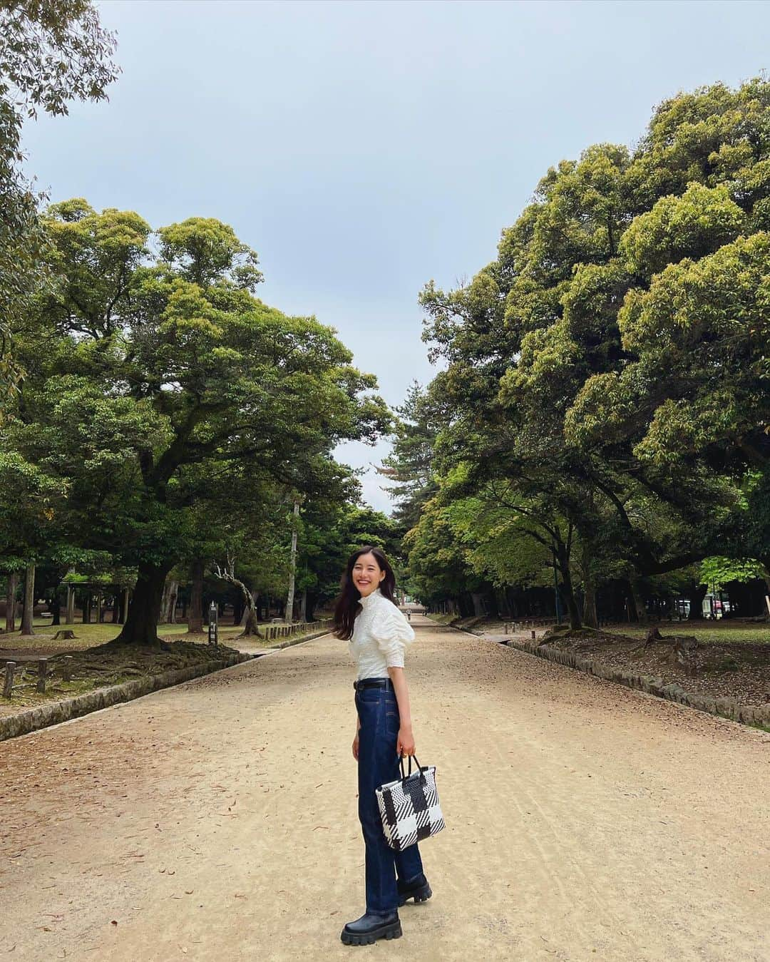 新木優子さんのインスタグラム写真 - (新木優子Instagram)「去年の暖かい日の私服♡  tops : @etretokyo  denim : @levis_japan  boots : @evris bag : @tomorrowland」1月21日 23時04分 - yuuuuukko_