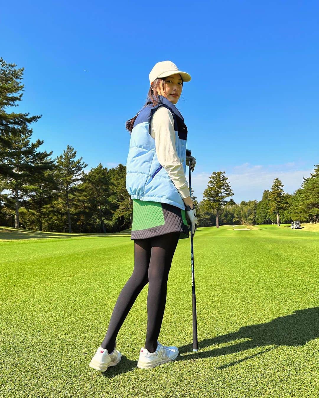大政絢さんのインスタグラム写真 - (大政絢Instagram)「去年はゴルフによりハマった一年でした🏌️‍♀️✨  今も文を打ちながら行きたくてうずうず…2023年もたくさんコースに行けることを願い、練習頑張ります！  #golf#tmggolf #ゴルフウェア」1月22日 22時43分 - aya_omasa_official