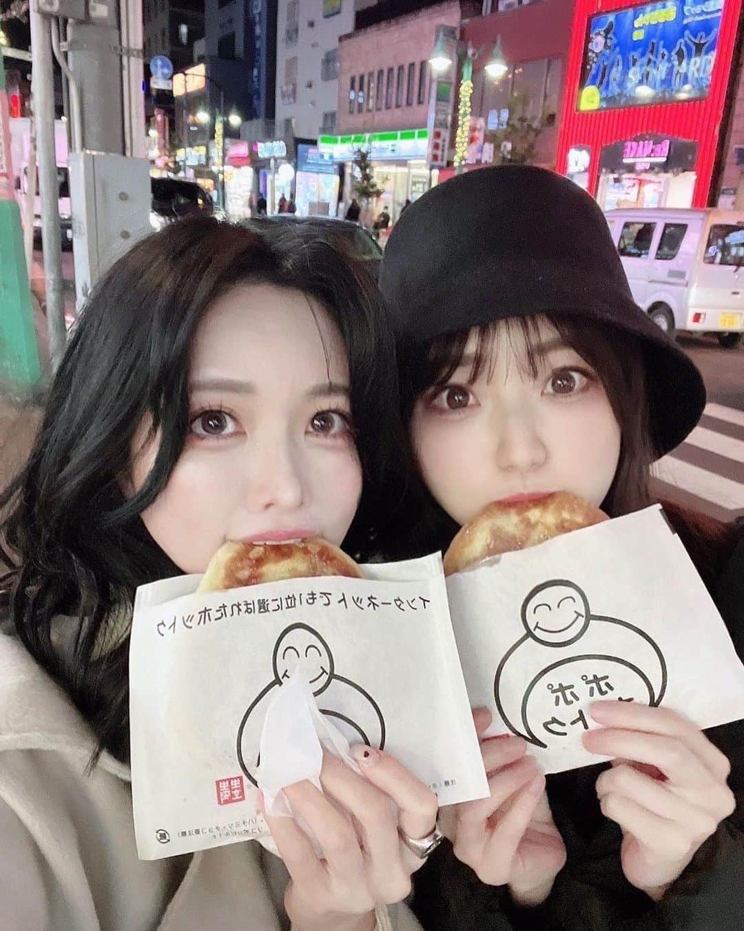 小越しほみさんのインスタグラム写真 - (小越しほみInstagram)「はちみつのホットク大好き🍯  いよりんと新大久保行った日久々食べた🤍  美味しい物食べるのほんとしあわせ🥰  . . . . . . . . . .  #韓国スイーツ #新大久保グルメ #新大久保スイーツ #新大久保食べ歩き #ホットク #ポポホットク #新大久保 #バケハ #バケットハット #自撮り #自拍 #食べ歩き #食べ歩きグルメ #食べ歩きスイーツ #食べ歩き好き #新大久保 #snidel #selfie #スナイデル #japanesegirl #食べ歩きの旅 #食べ歩き好きな人と繋がりたい #食べ歩き日記 #仲良し #グルメ #グルメ女子 #グルメスタグラム #東京グルメ #グルメ部 #韓国グルメ #グルメ好きな人と繋がりたい」1月23日 10時51分 - shihomi1129