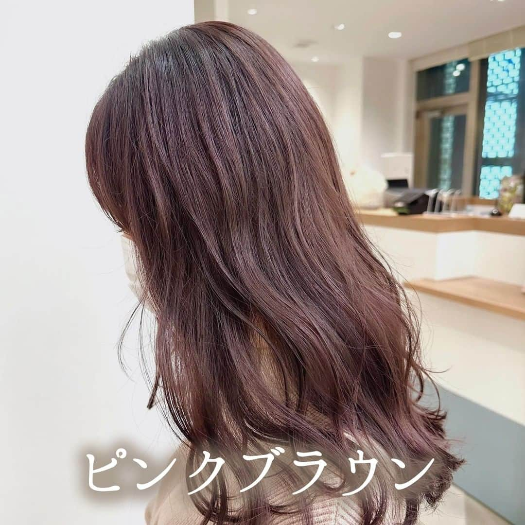 R i R y (リリー)さんのインスタグラム写真 - (R i R y (リリー)Instagram)「『今流行りのヘアカラー👩🏼』  今流行ってるヘアカラー特集🤎トレンドをつかんだ可愛いヘアカラーをぜひ参考にしてみてね✨  ✴︎---------------✴︎---------------✴︎  ▶▶掲載する写真を募集中📸 カワイイ写真が撮れたら、@velle.jp をタグ付けするか、ハッシュタグ #velle_jp をつけて投稿してみてね♪ velle編集部と一緒にカワイイで溢れるvelleを創っていこう😚🤍  ✴︎---------------✴︎---------------✴︎  #ヘアカラー #ヘアカラートレンド #トレンドヘアカラー #トレンドヘアカラー2023 #ベージュカラー  #グレージュカラー #アッシュカラー #グレージュ #チョコレートベージュ #ラベンダーベージュ #ブラウンラベンダー #ハニーベージュ #オリーブベージュ #ピンクブラウン #チョコレートブラウン #オリーブアッシュ #まろやかベージュ #シアーカラー #シアーグレージュ #シアーベージュ #まろやかカラー #透明感カラー #アッシュグレージュ #くびれヘア #顔まわりカット #淡色女子 #ブリーチ無しカラー」1月23日 18時00分 - velle.jp