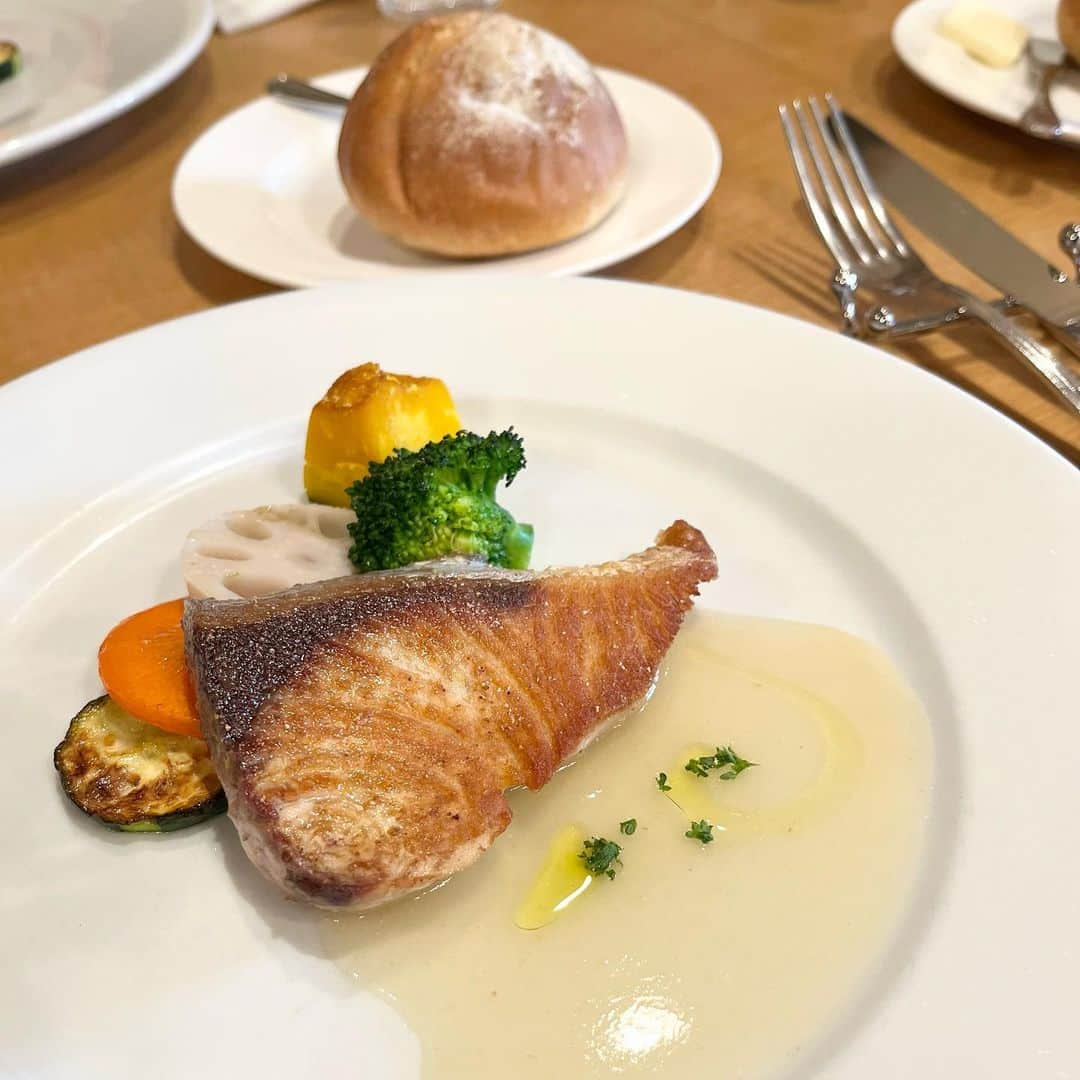 渋谷恭子さんのインスタグラム写真 - (渋谷恭子Instagram)「お肉が続いたから、この日は #お魚料理 にしてみたよ！  #ブリ にレモンソース🍋 よく合ってて美味しかった❤️  #鰤 #ぷり #魚料理 #魚好き #魚好きな人と繋がりたい #魚 #レモンソース #酸味 #新浦安 #浦安 #浦安グルメ #浦安カフェ #千葉 #千葉グルメ #千葉カフェ #千葉ランチ #ランチ巡り #ランチ巡り好きな人と繋がりたい #ランチメニュー #ランチセット」1月23日 19時39分 - kyoko.86